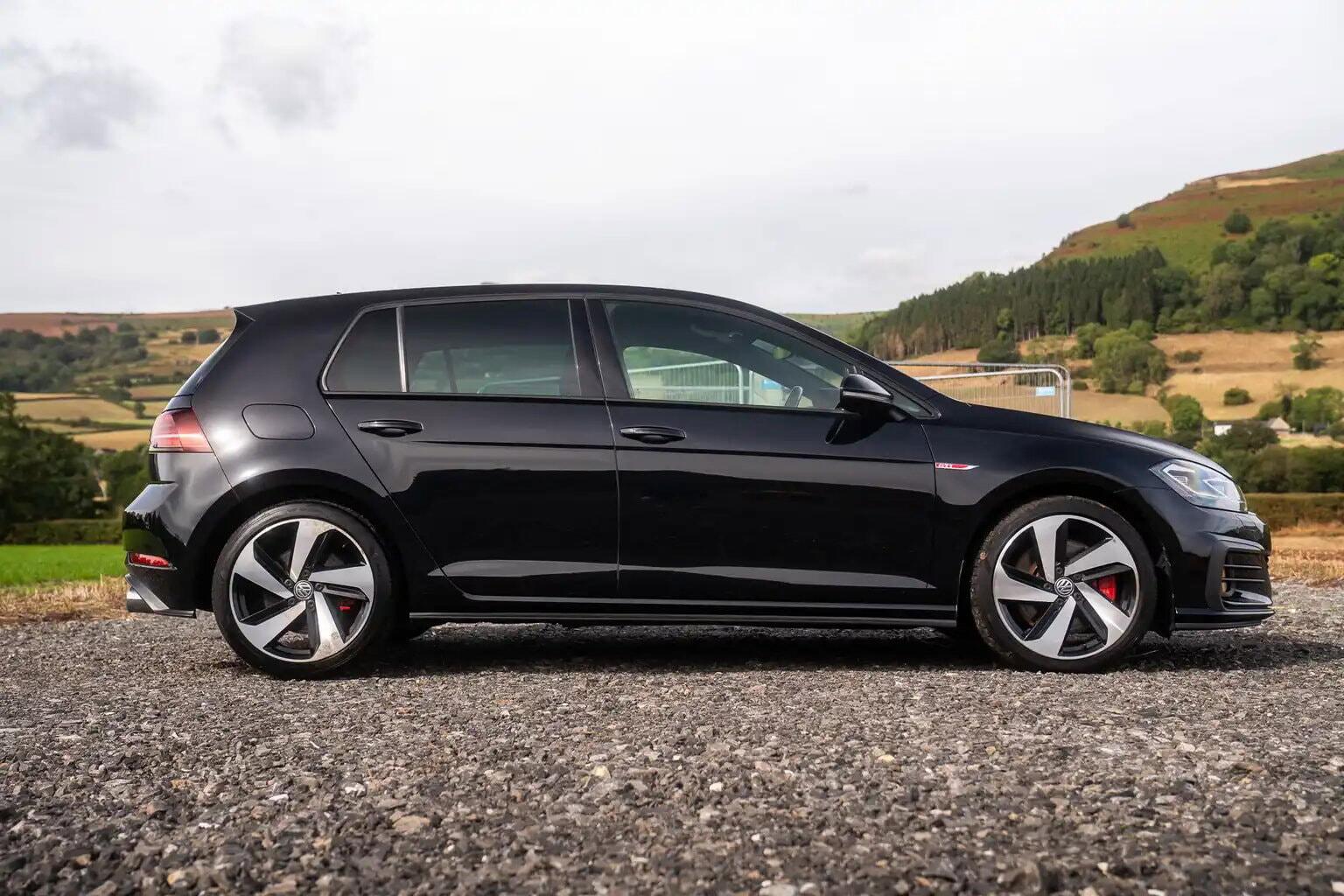 Volkswagen Golf view 2