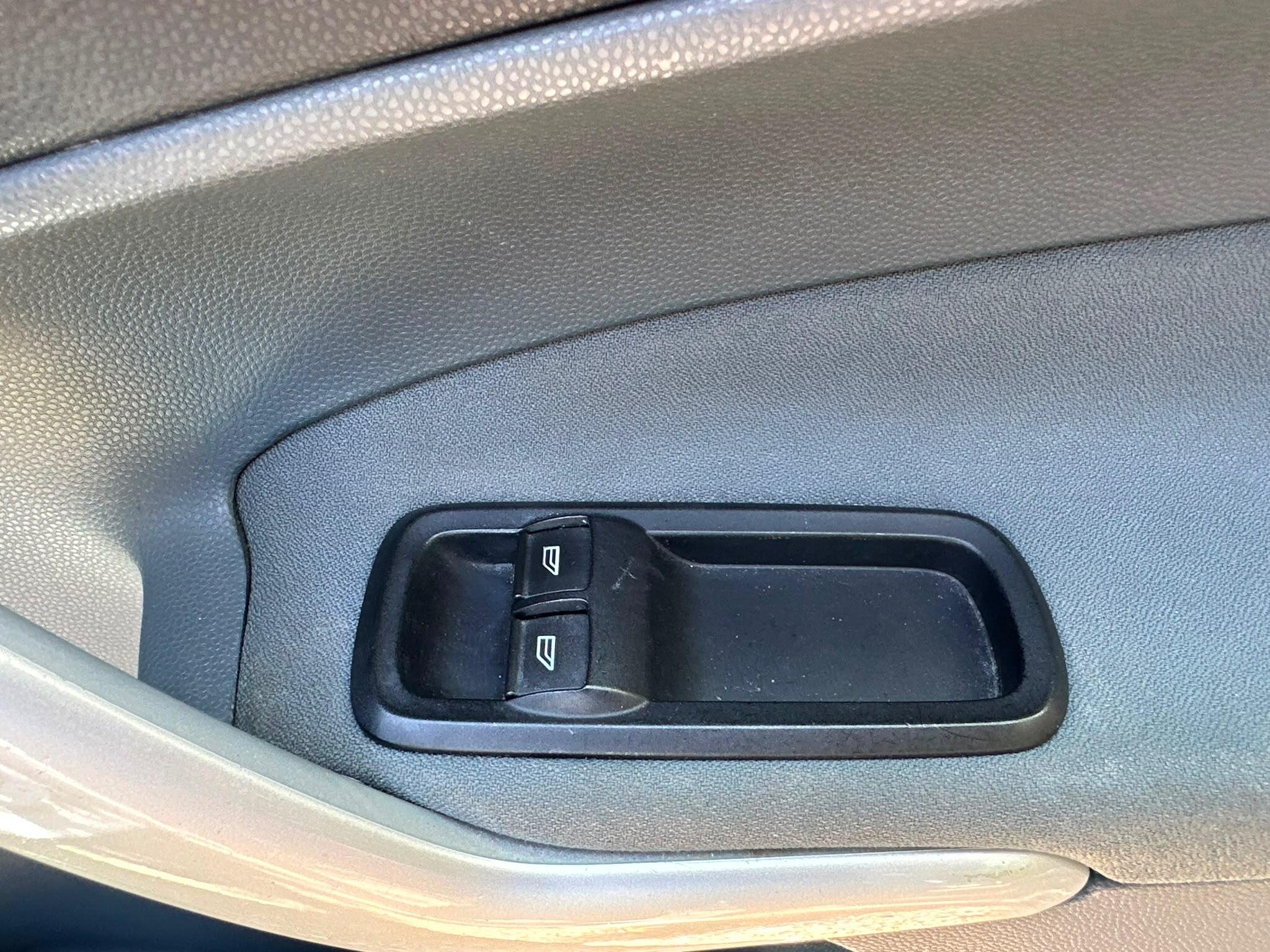 Ford Fiesta view 28