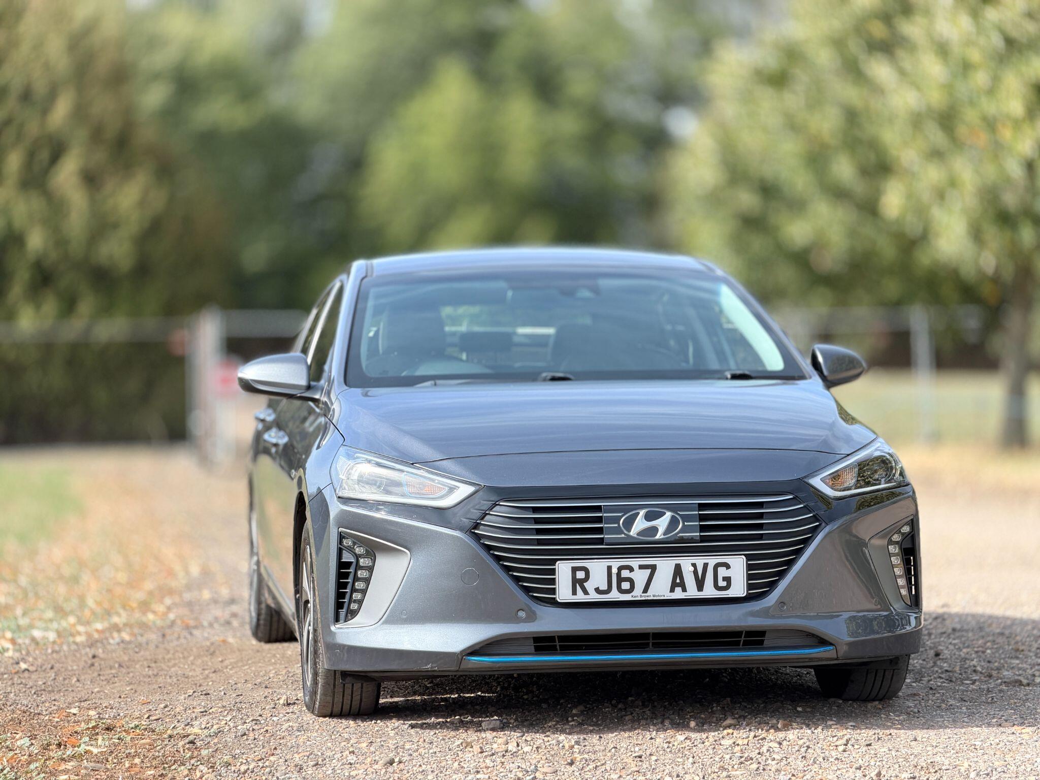 Hyundai Ioniq view 22