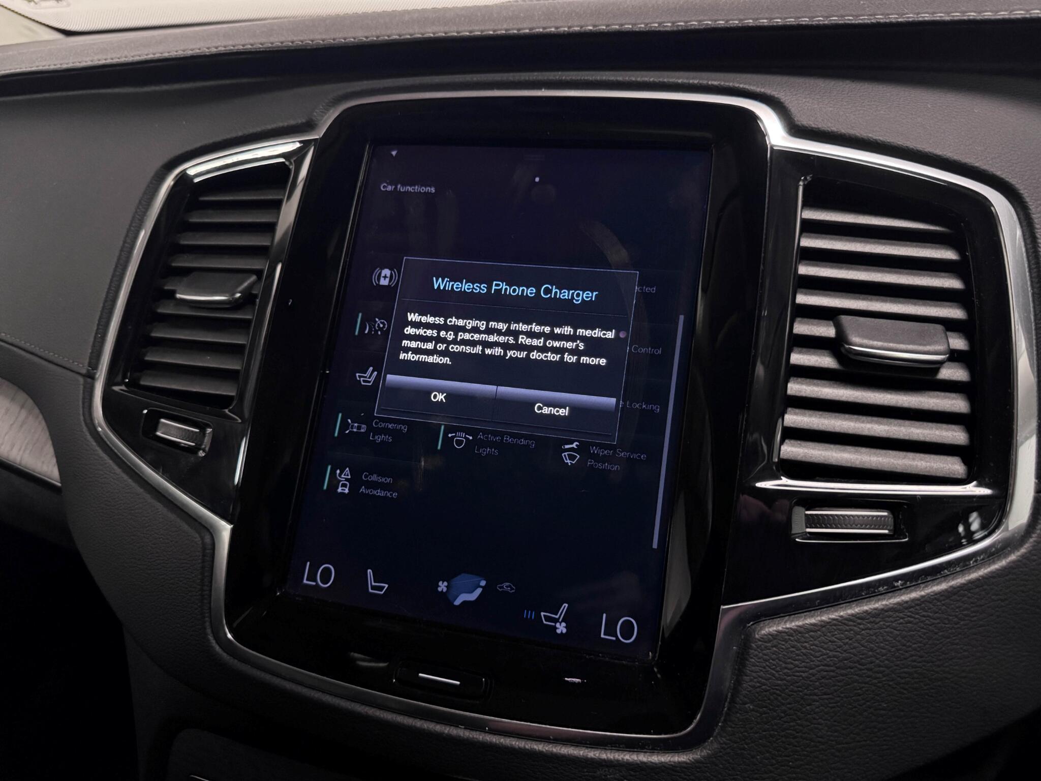 Volvo XC90 view 61