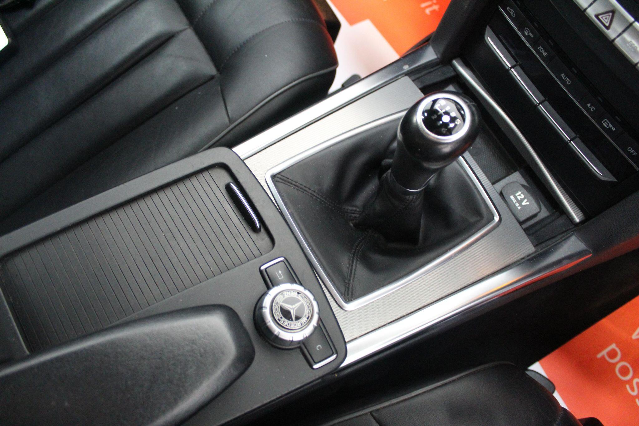 Mercedes-Benz E-Class view 41