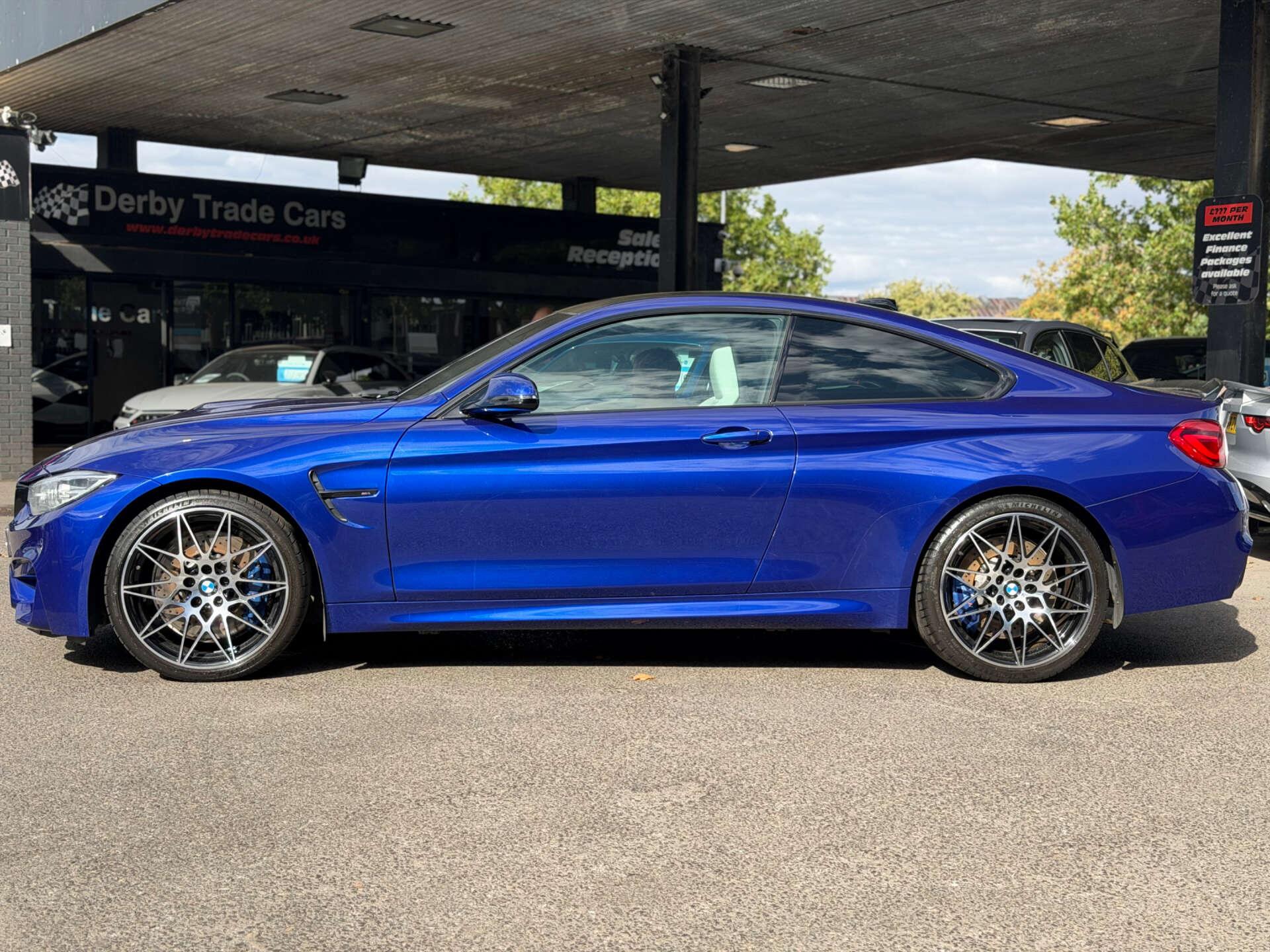 BMW M4 view 8