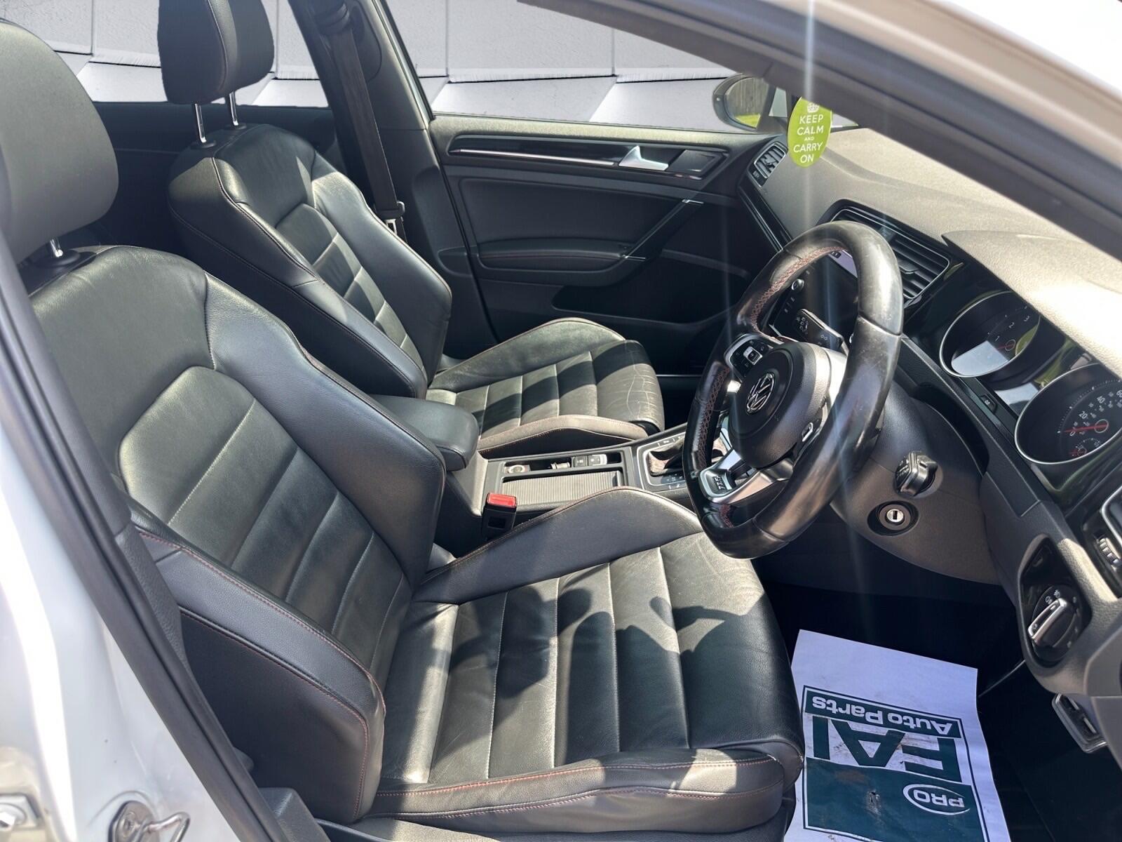 Volkswagen Golf view 10