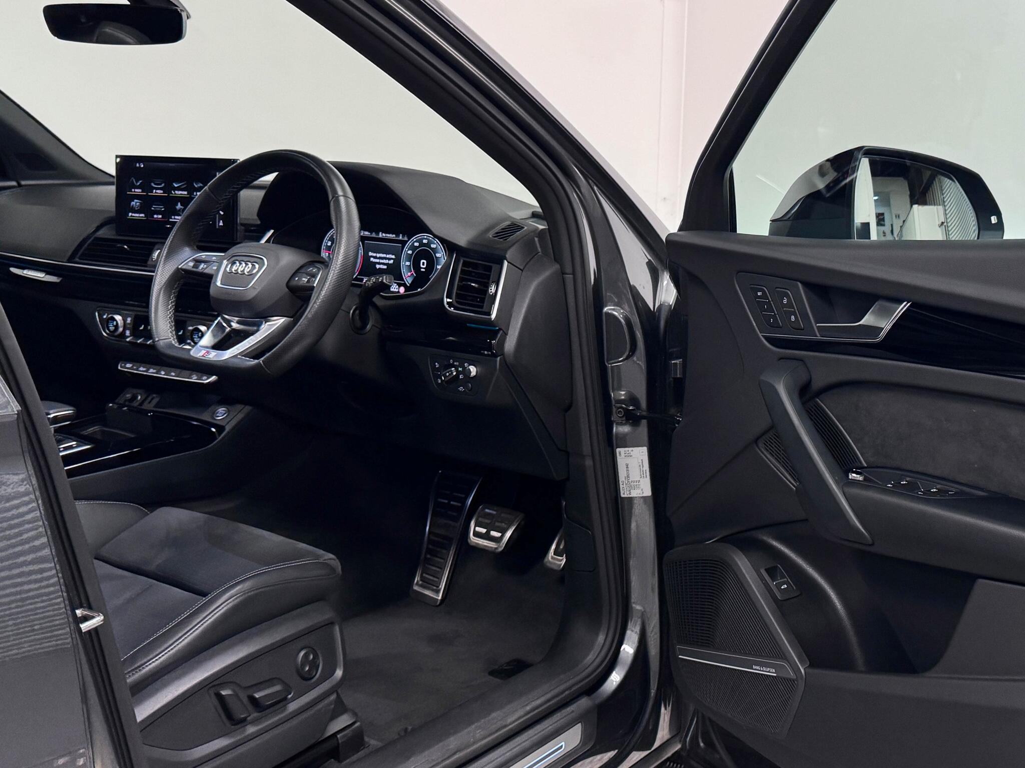 Audi Q5 view 26