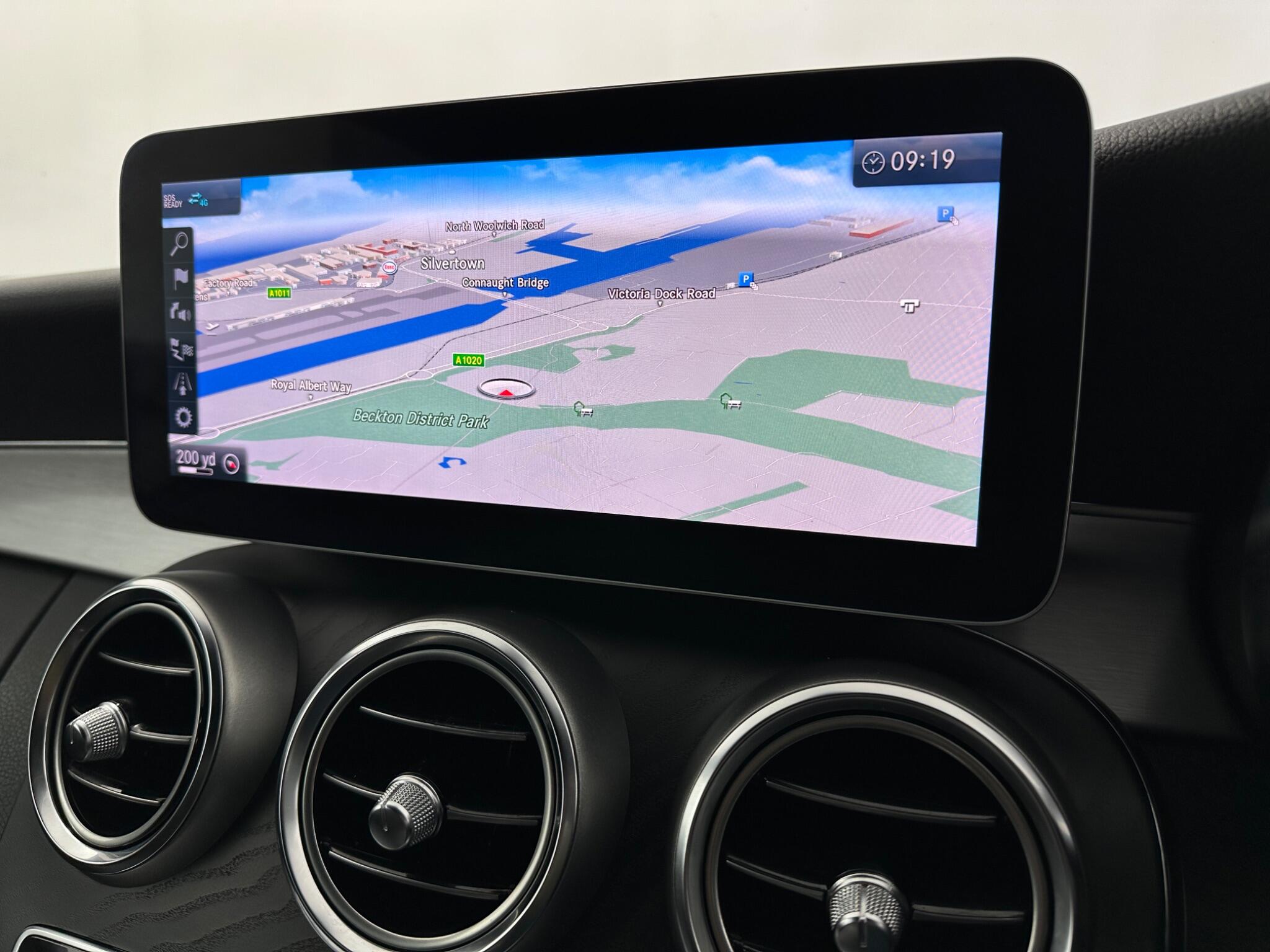 Mercedes-Benz C-Class view 24