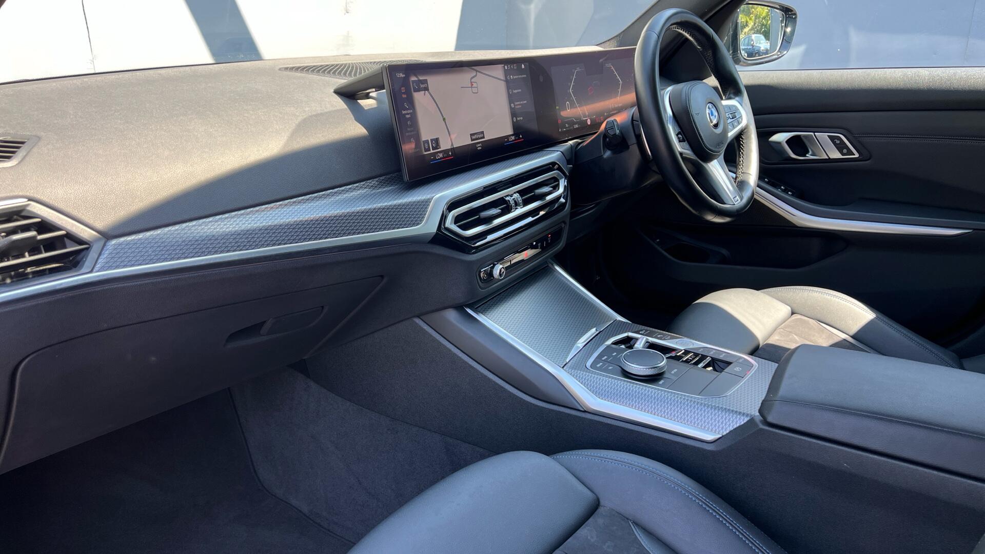 BMW 3 Series view 7