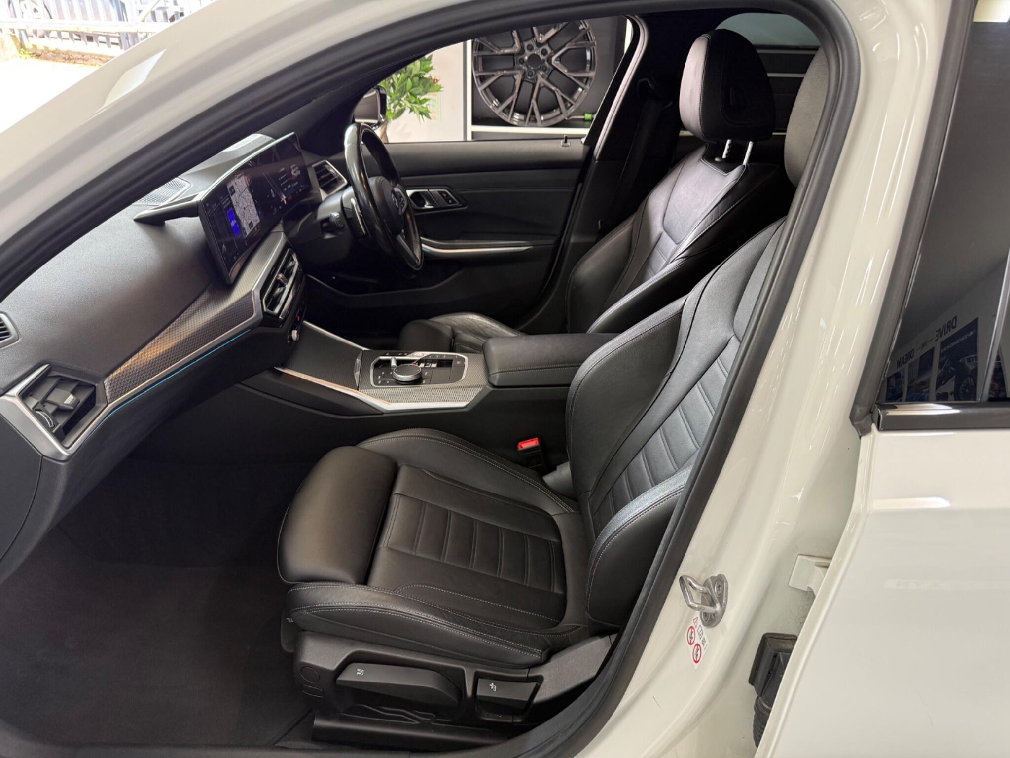 BMW 3 Series view 39