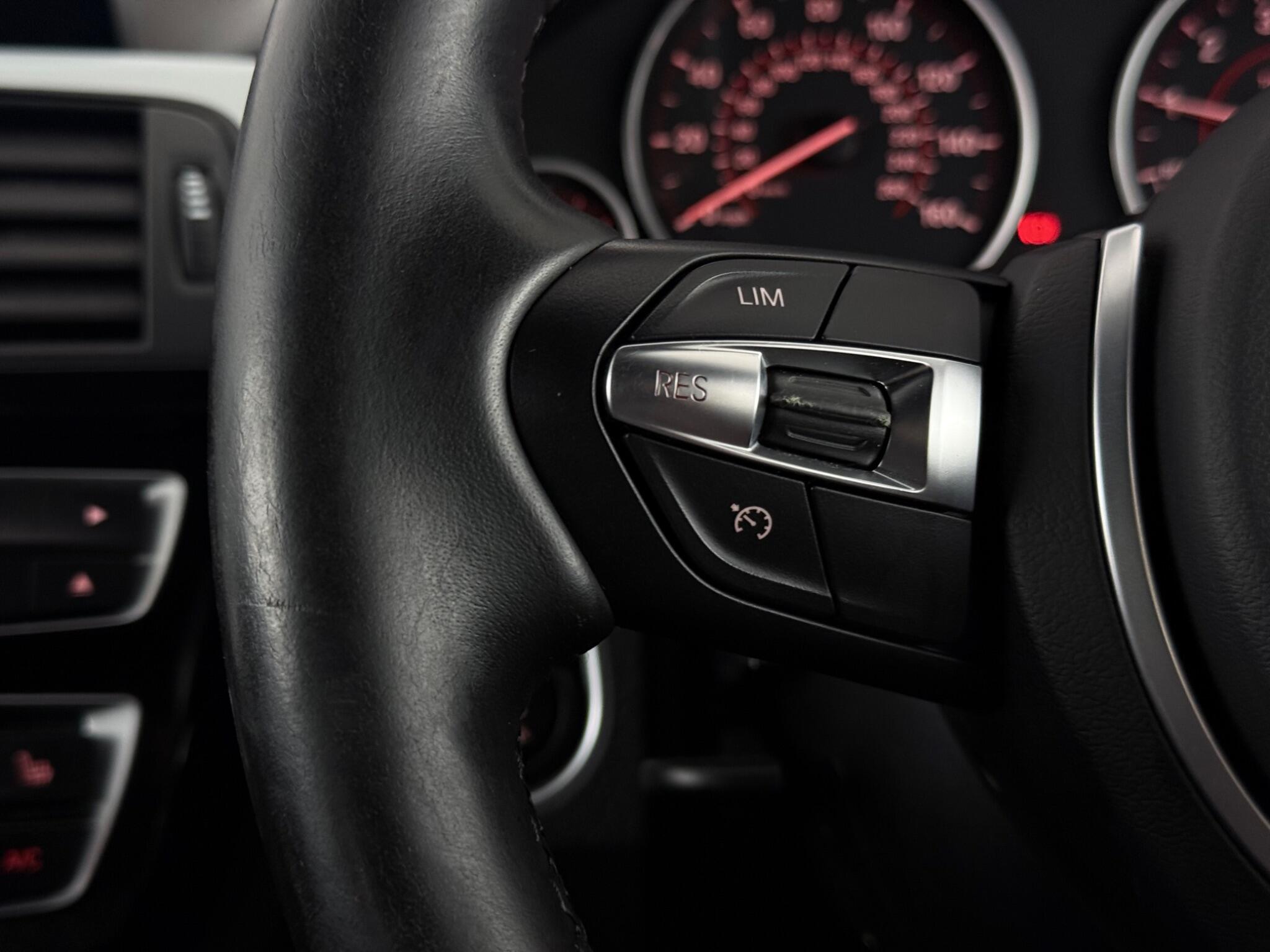 BMW 3 Series view 12