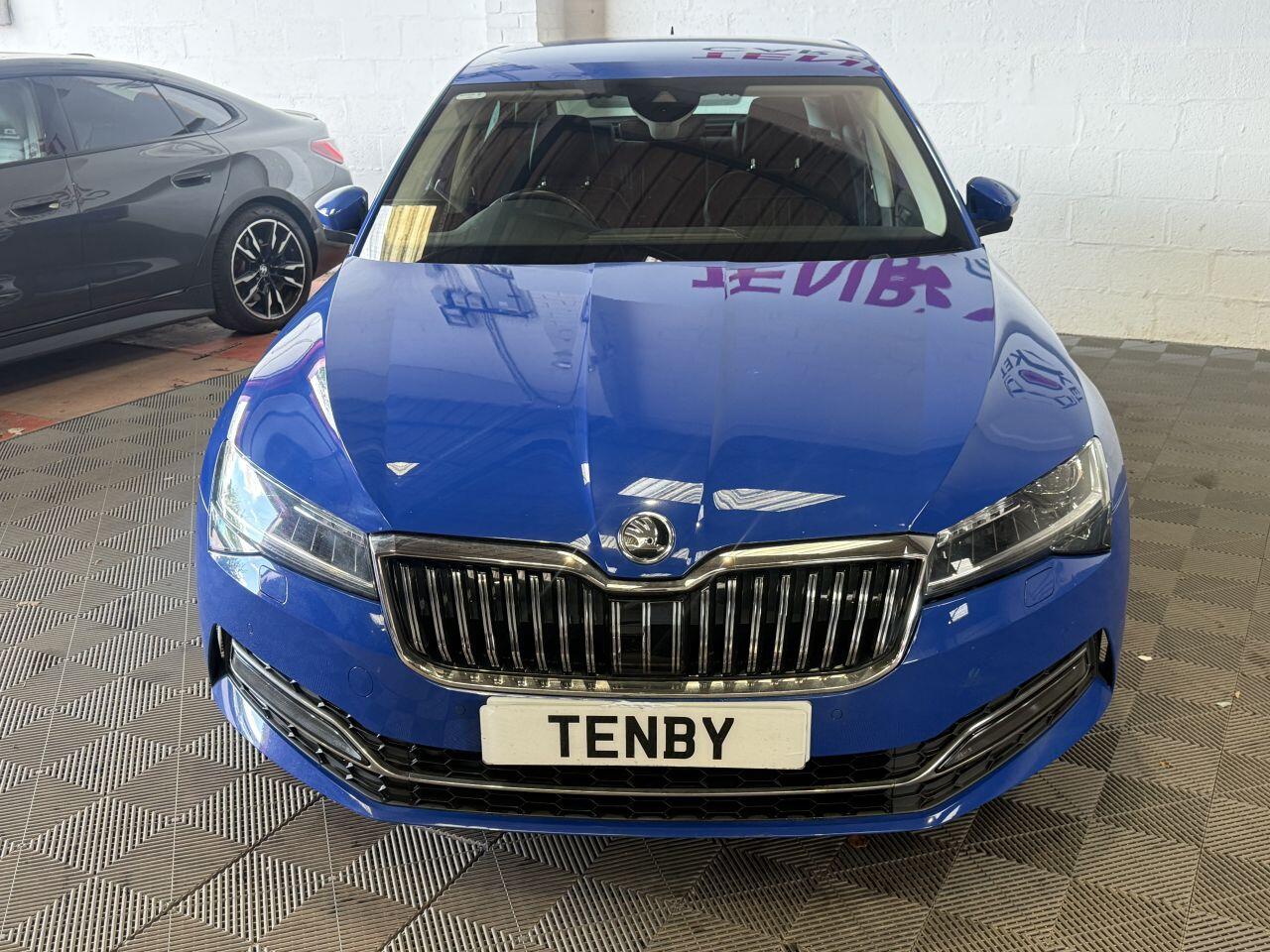 Skoda Superb view 3
