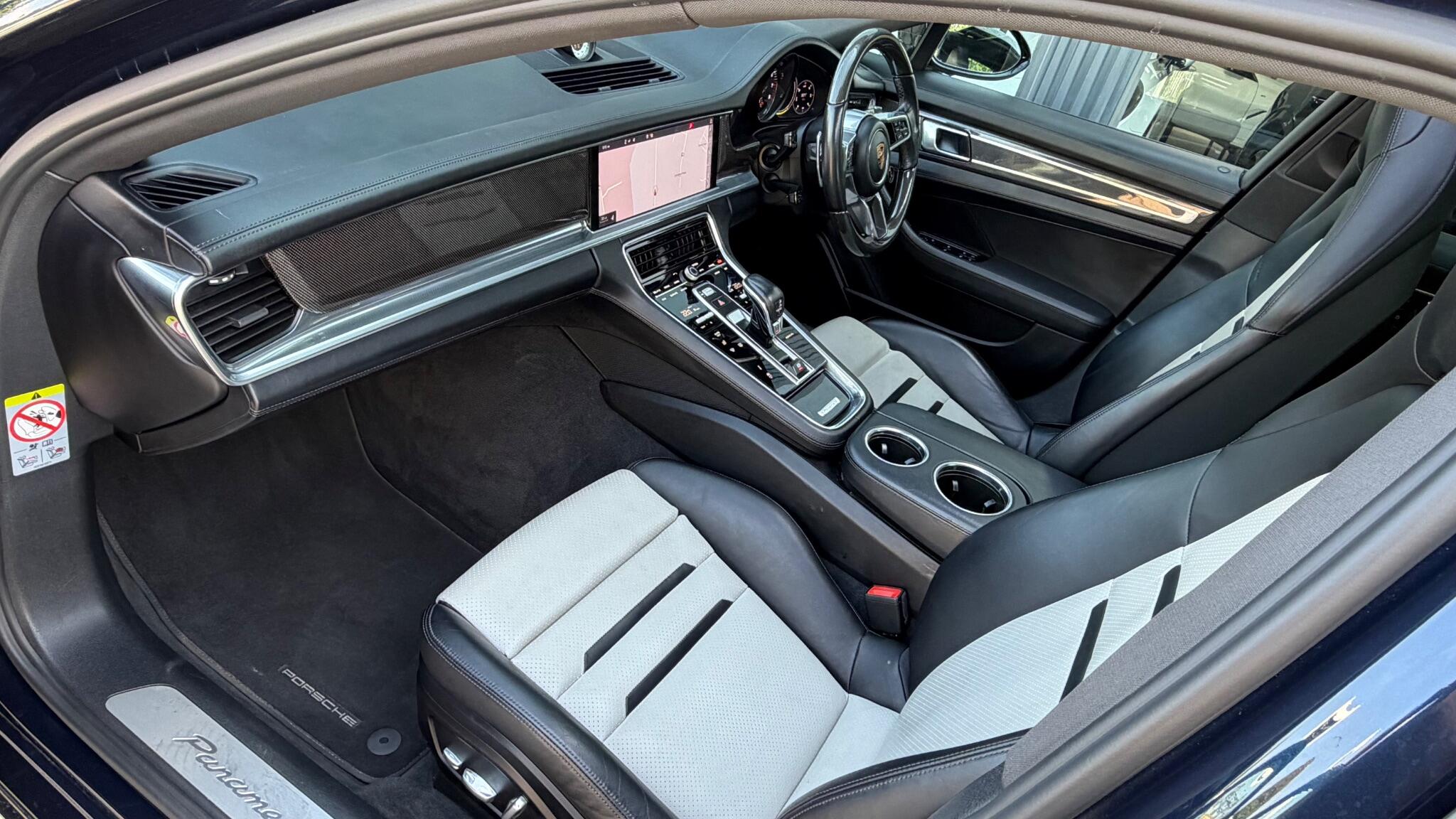 Porsche Panamera view 10