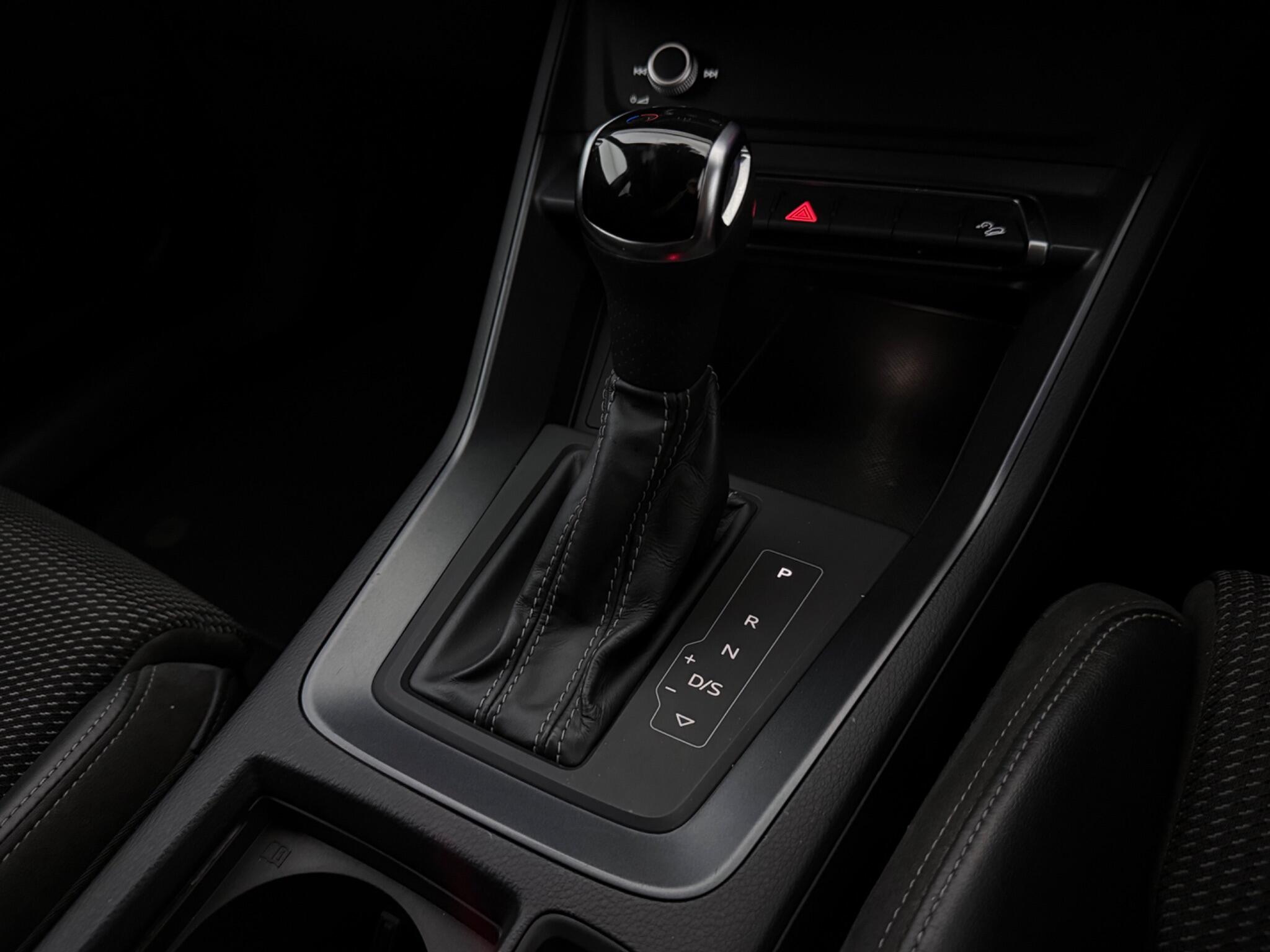 Audi Q3 view 20