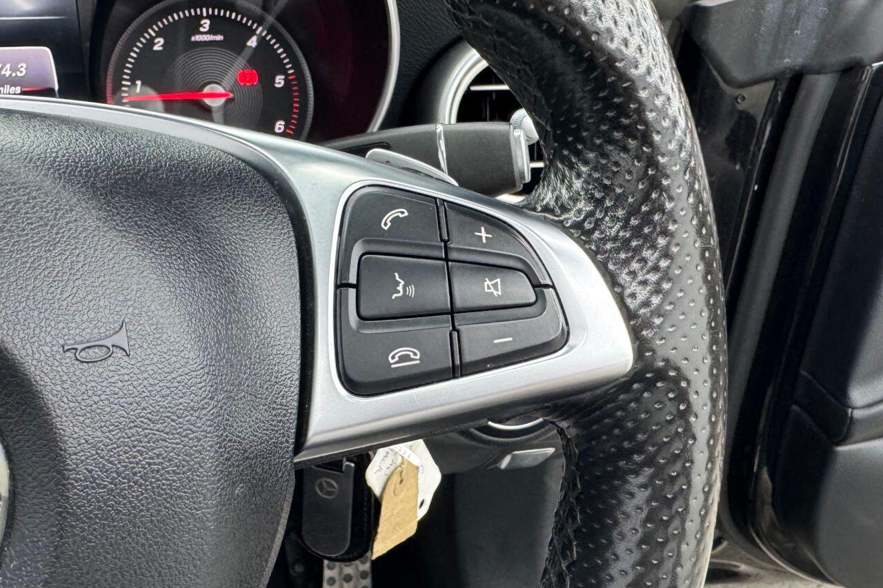 Mercedes-Benz C-Class view 25