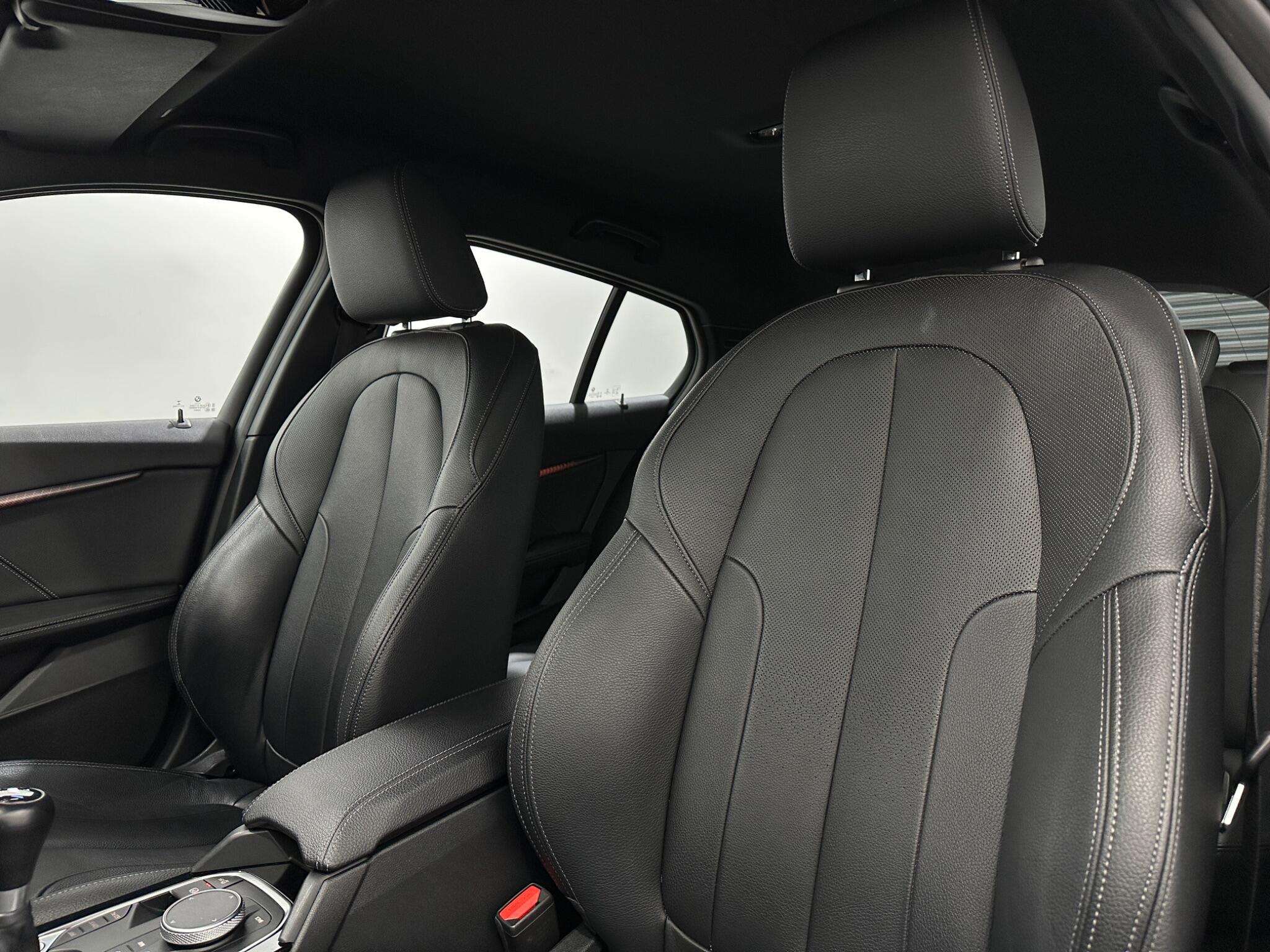 BMW 1 Series view 36