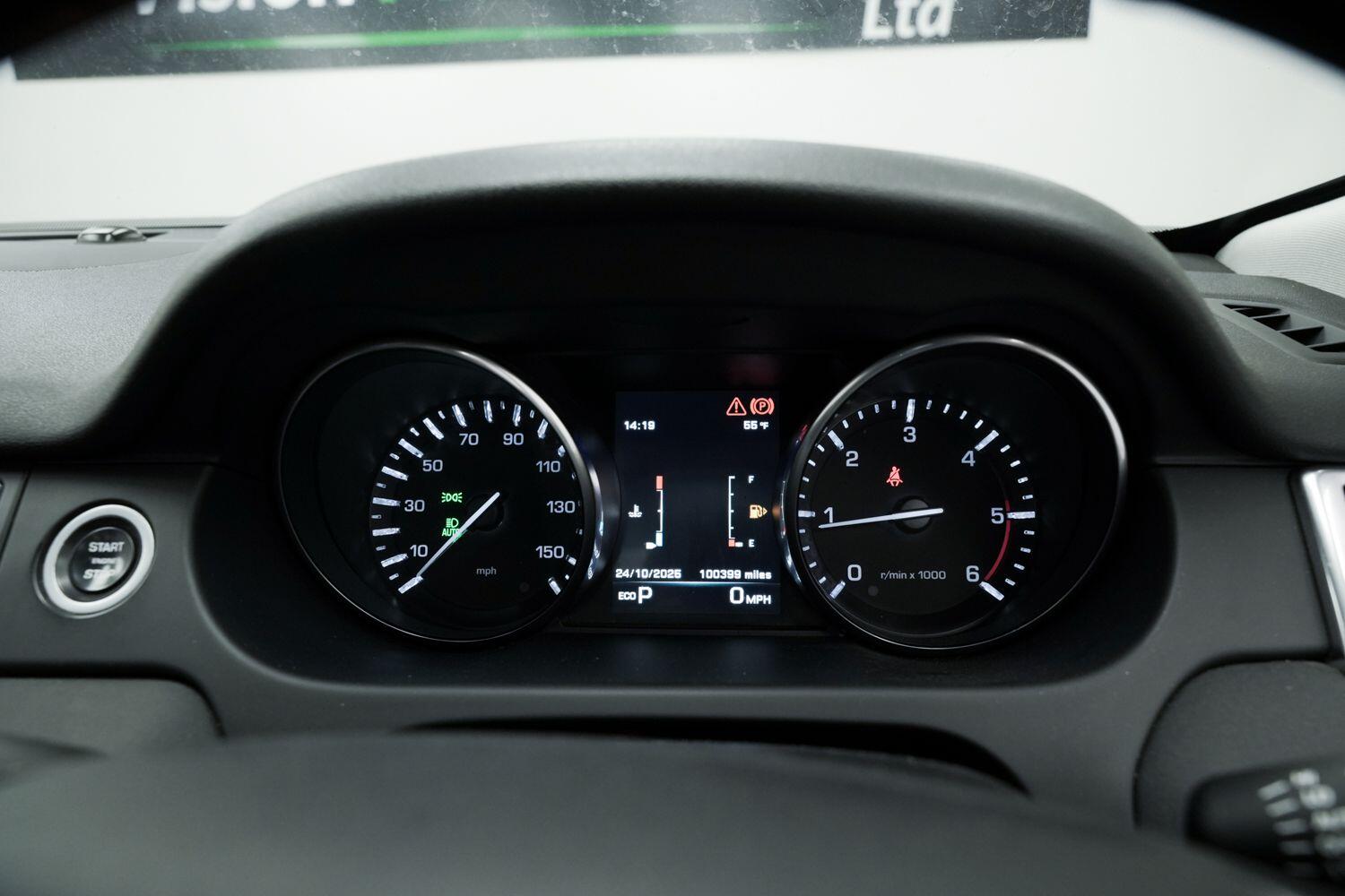 Land Rover Discovery Sport view 25