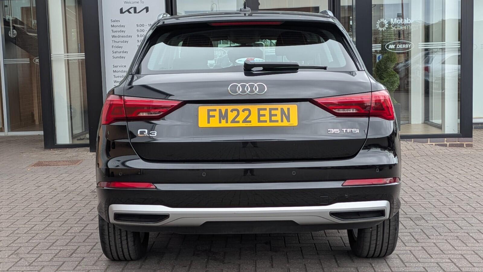 Audi Q3 view 6