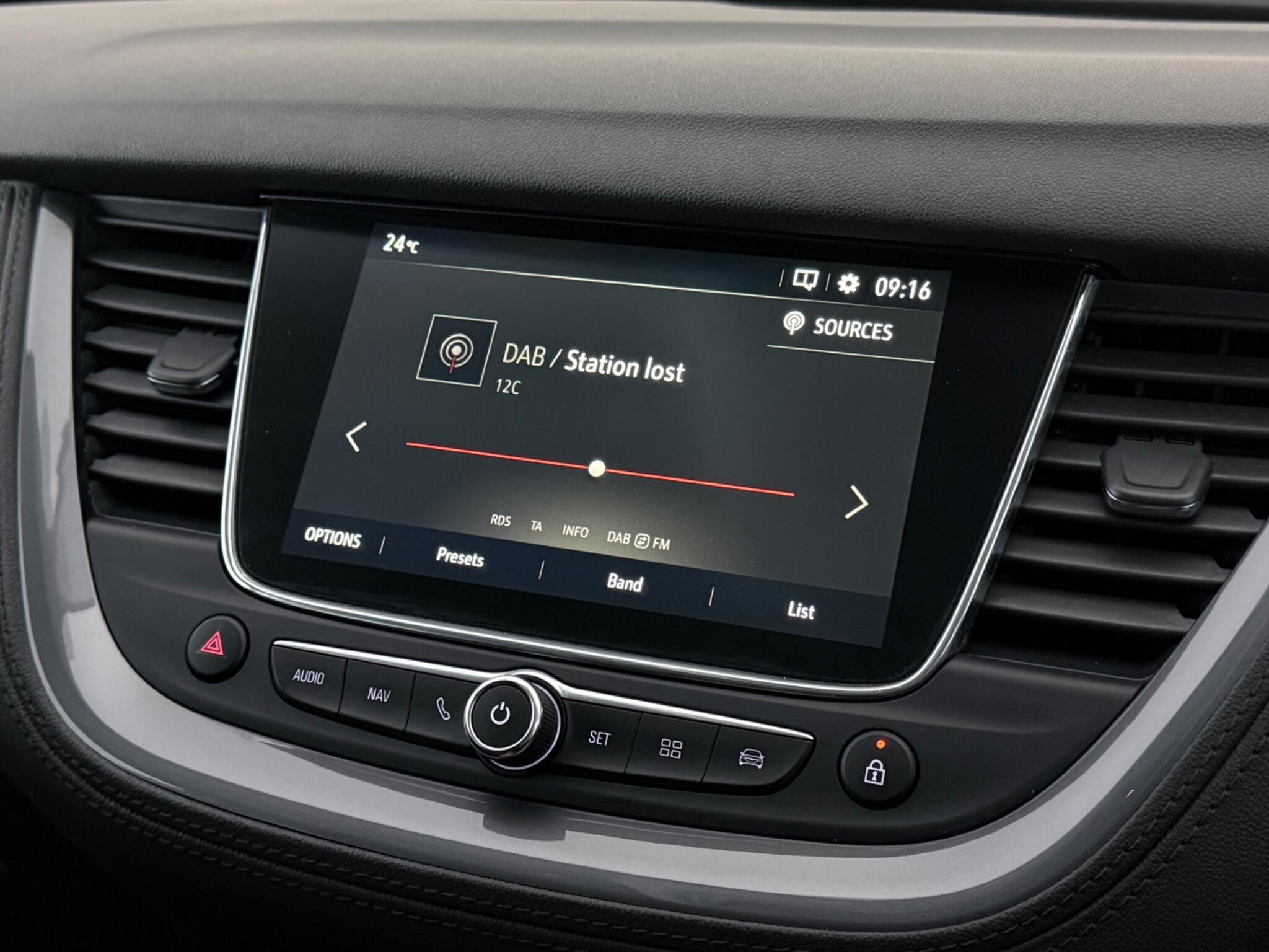 Vauxhall Grandland X view 25