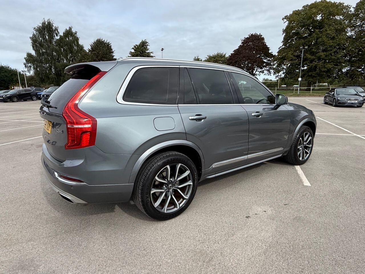 Volvo XC90 view 44