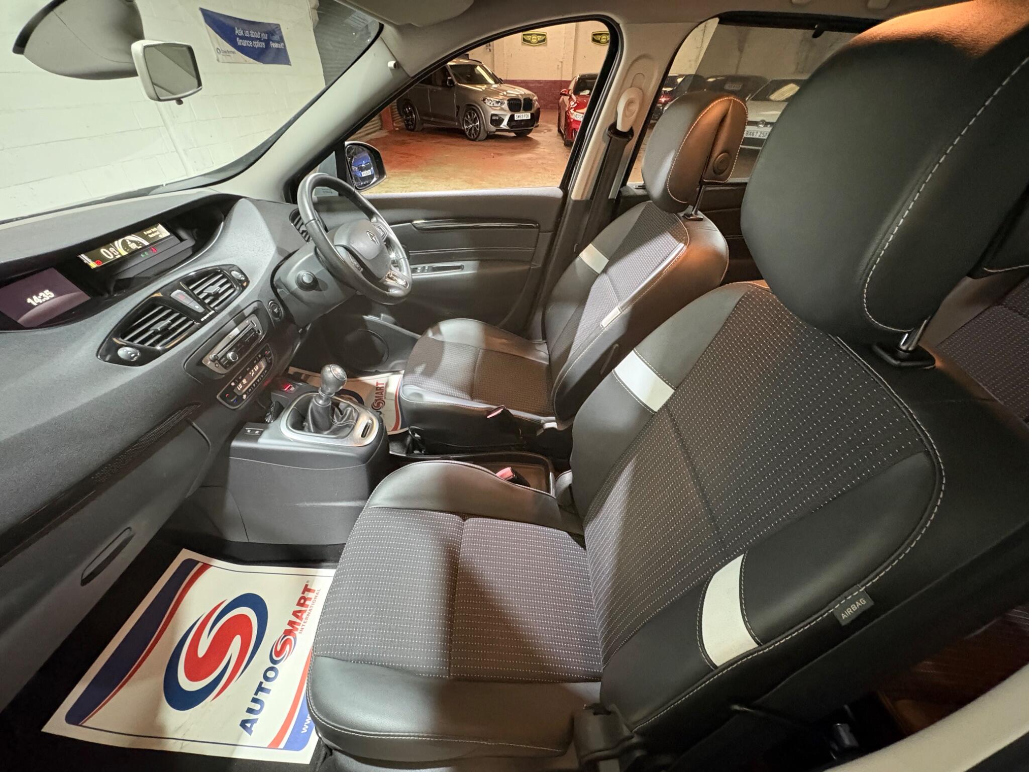 Renault Scenic view 59