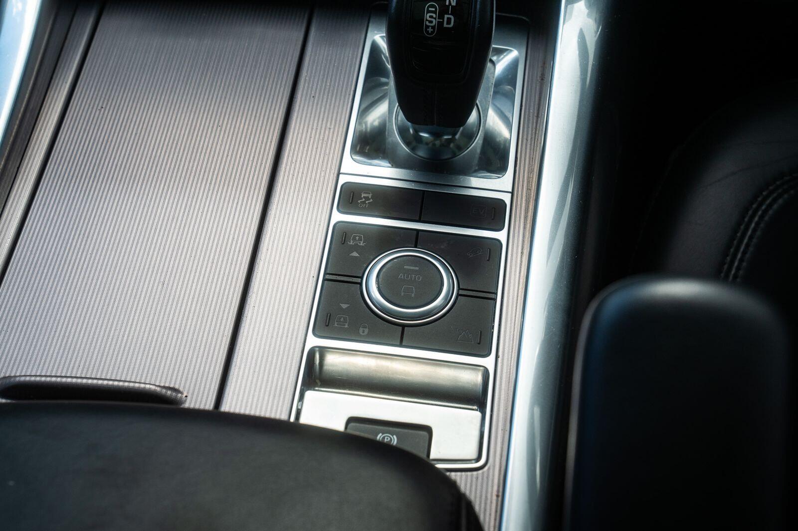 Land Rover Range Rover Sport view 34