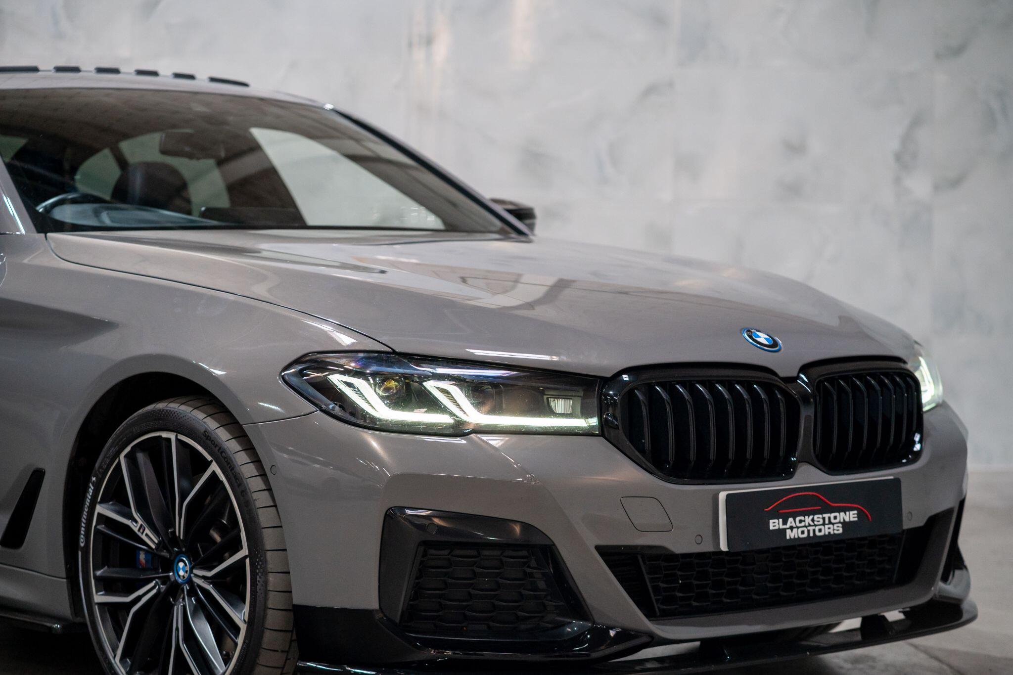 BMW 5 Series view 40
