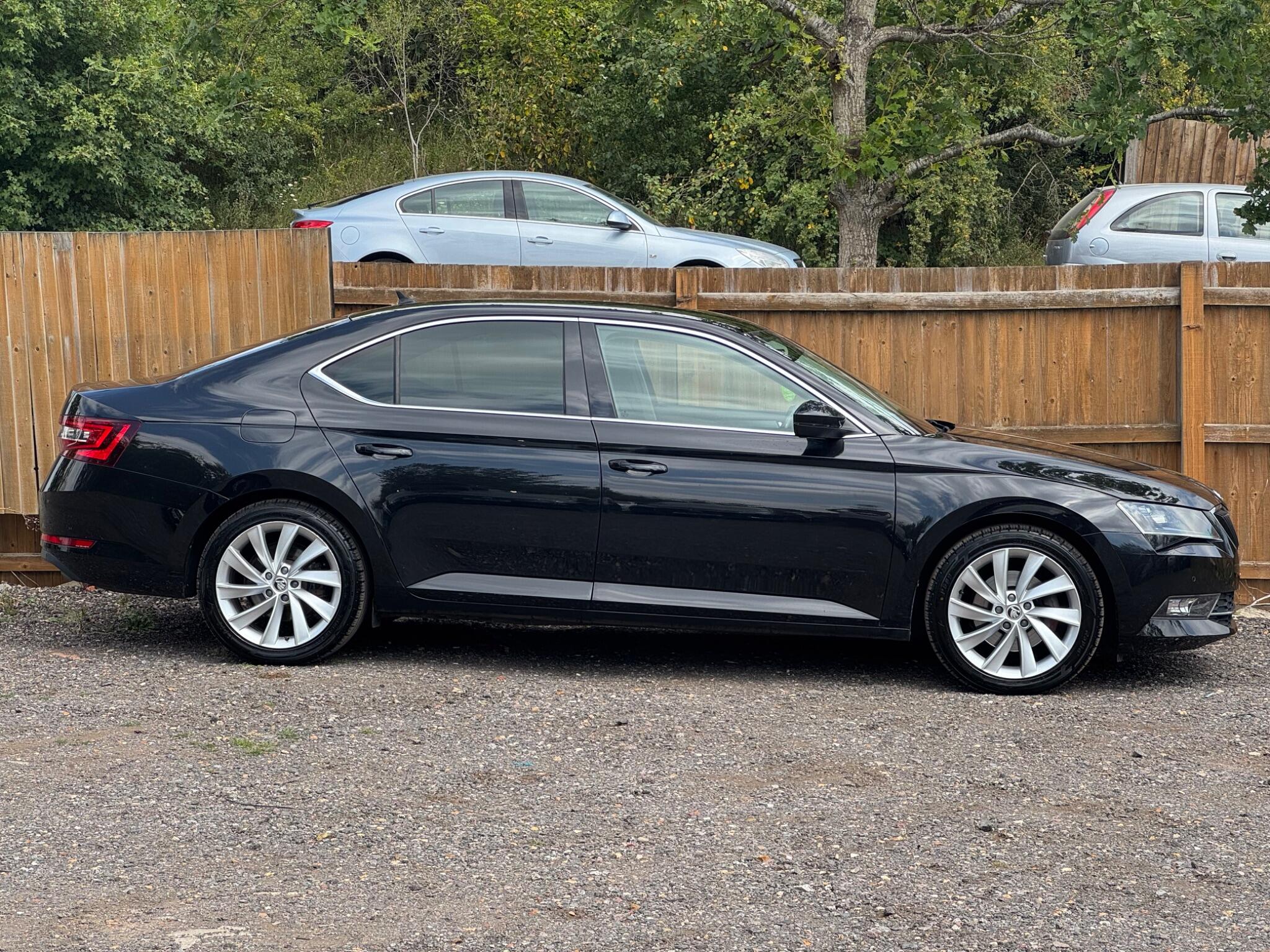 Skoda Superb view 10