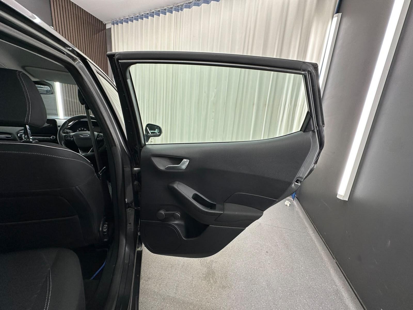 Ford Fiesta view 23