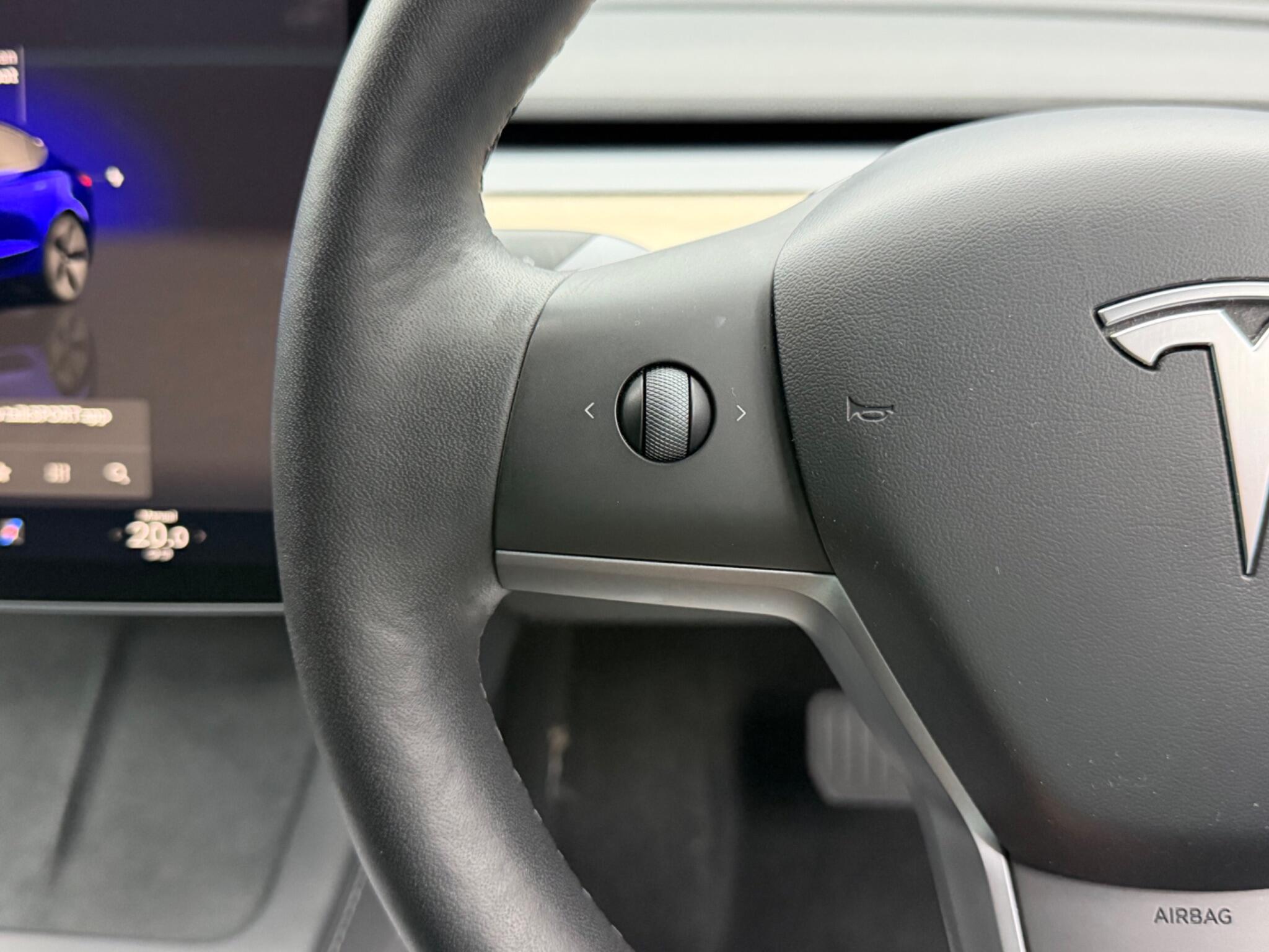 Tesla Model 3 view 20
