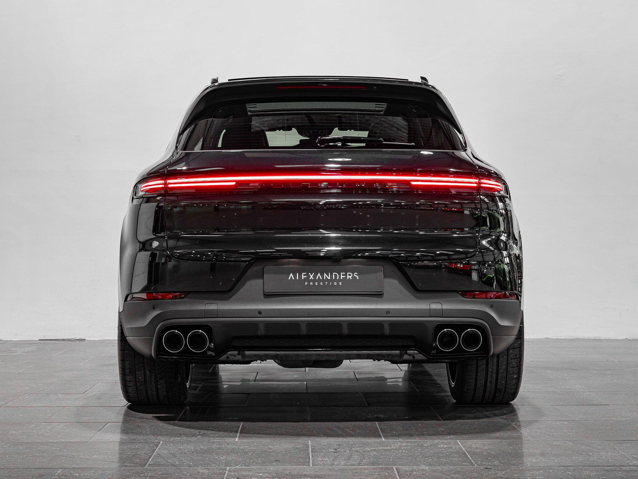 Porsche Cayenne view 9