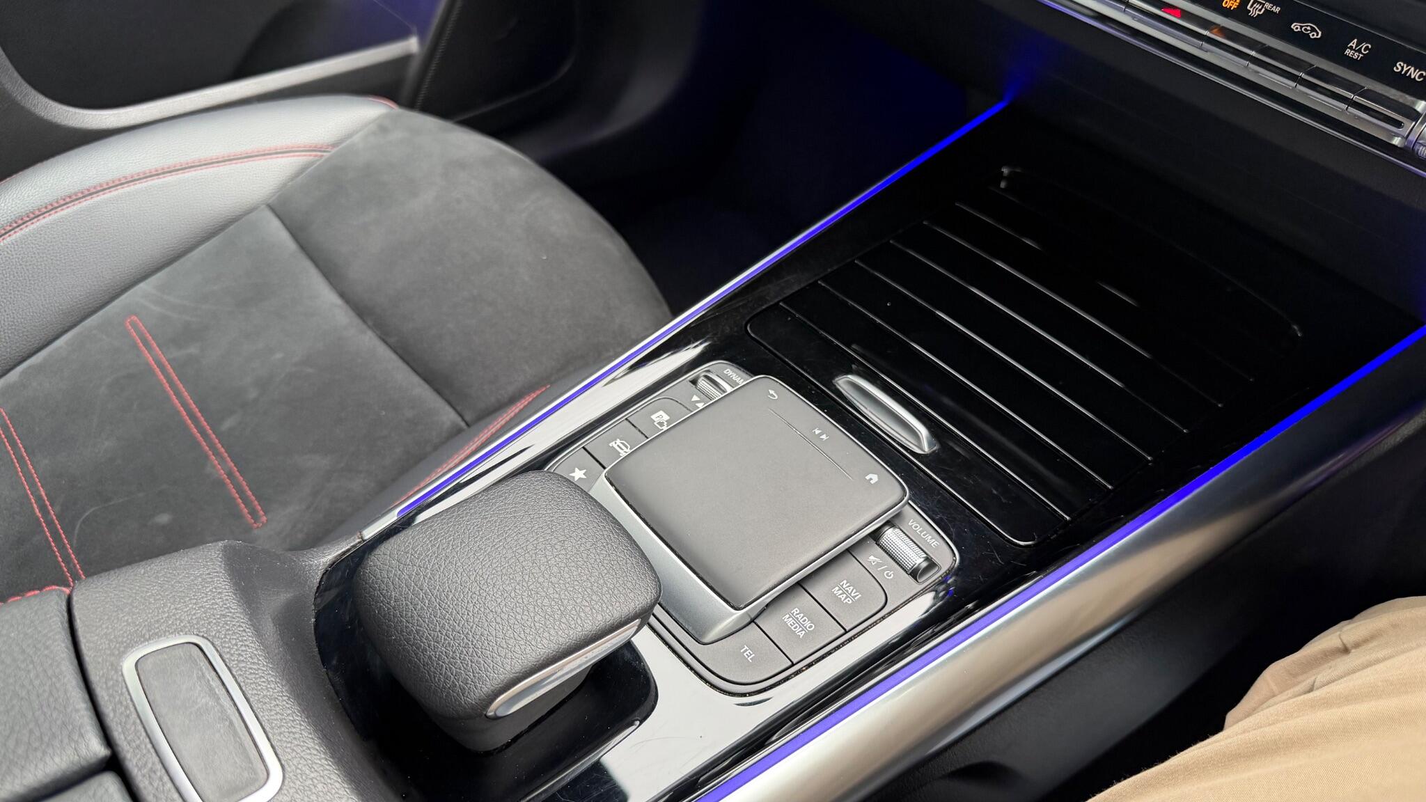 Mercedes-Benz Gla view 27