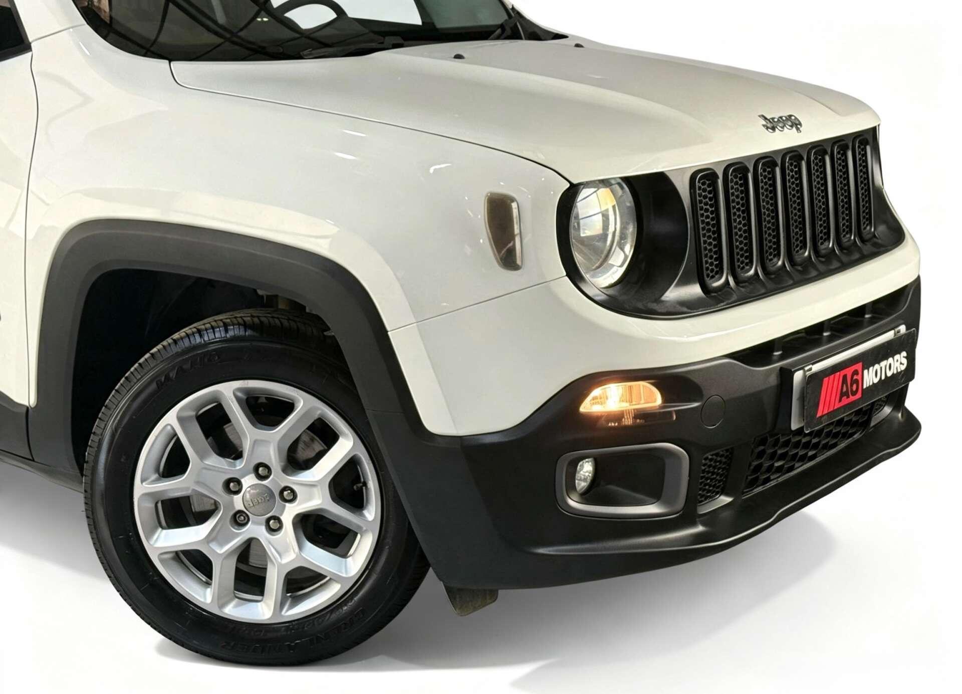 Jeep Renegade view 3