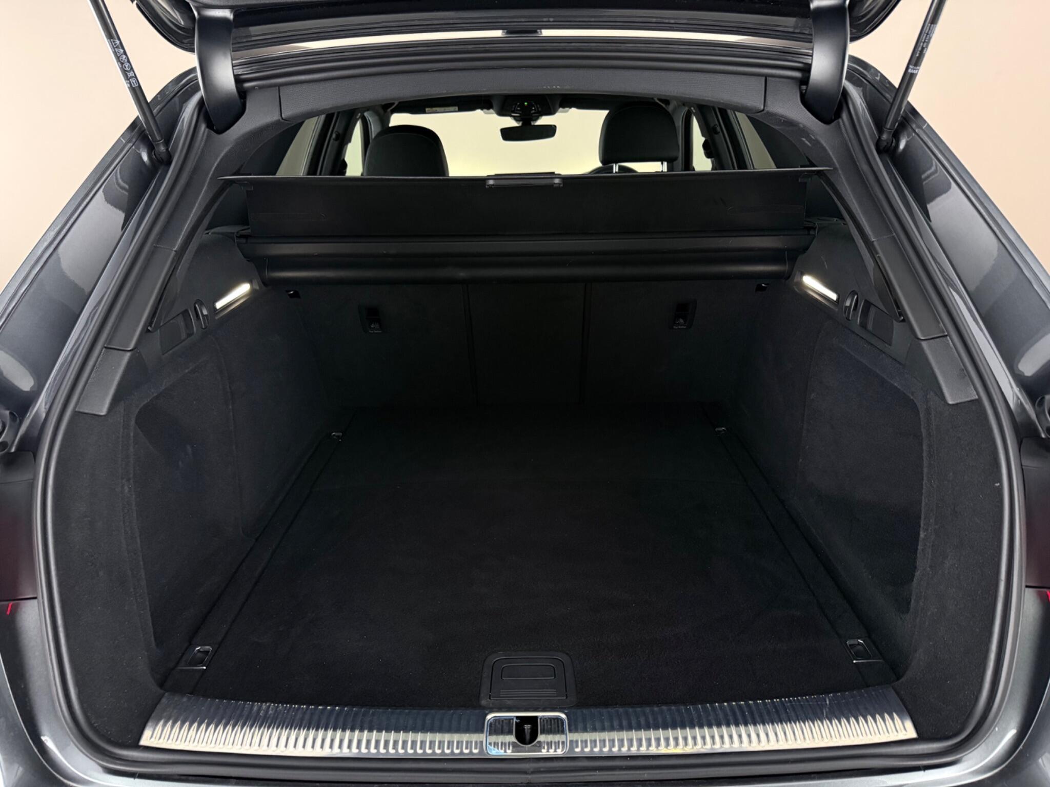 Audi A4 view 10