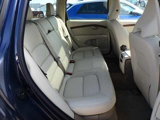 Volvo XC70 view 22