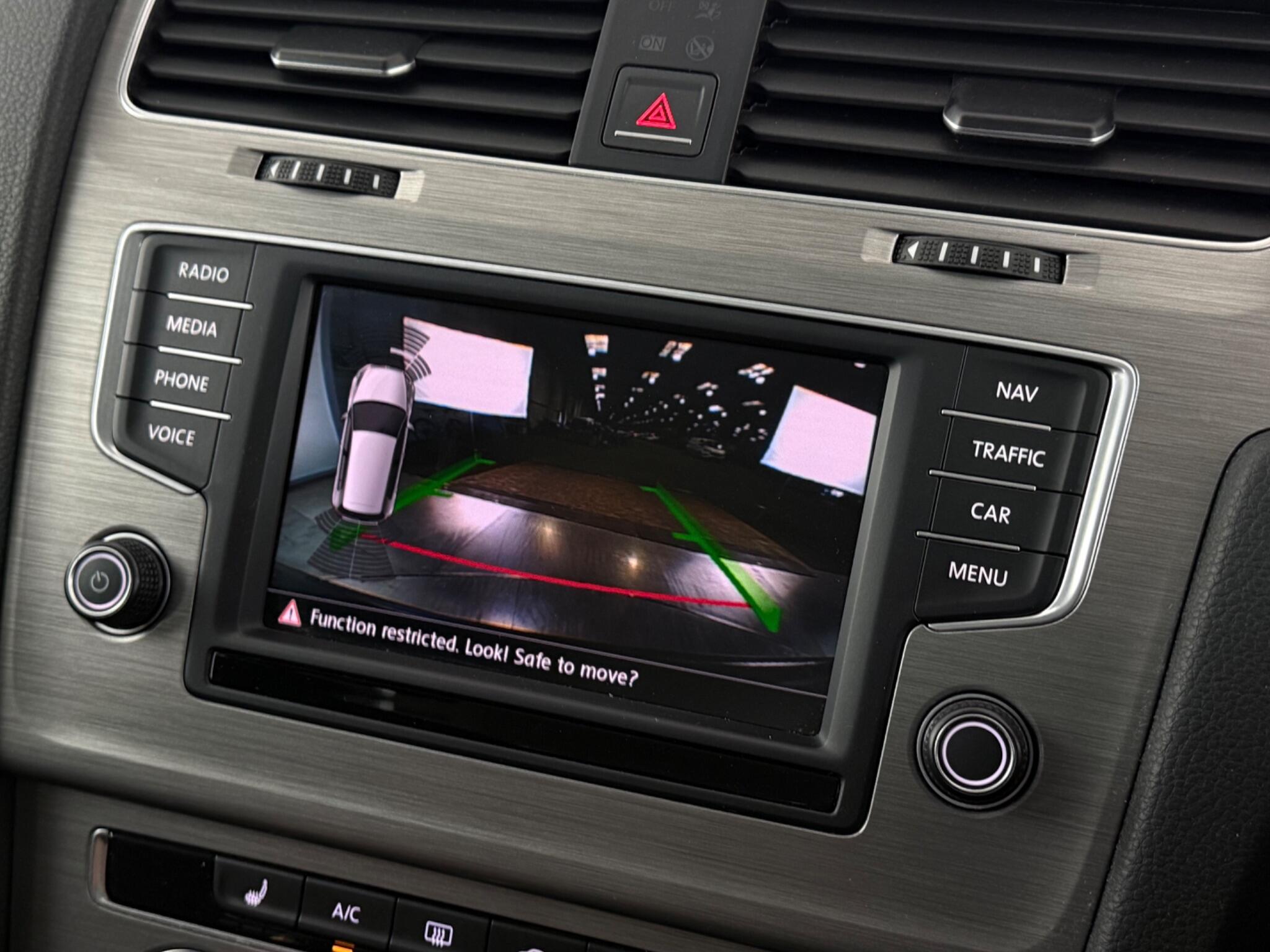 Volkswagen Golf view 24