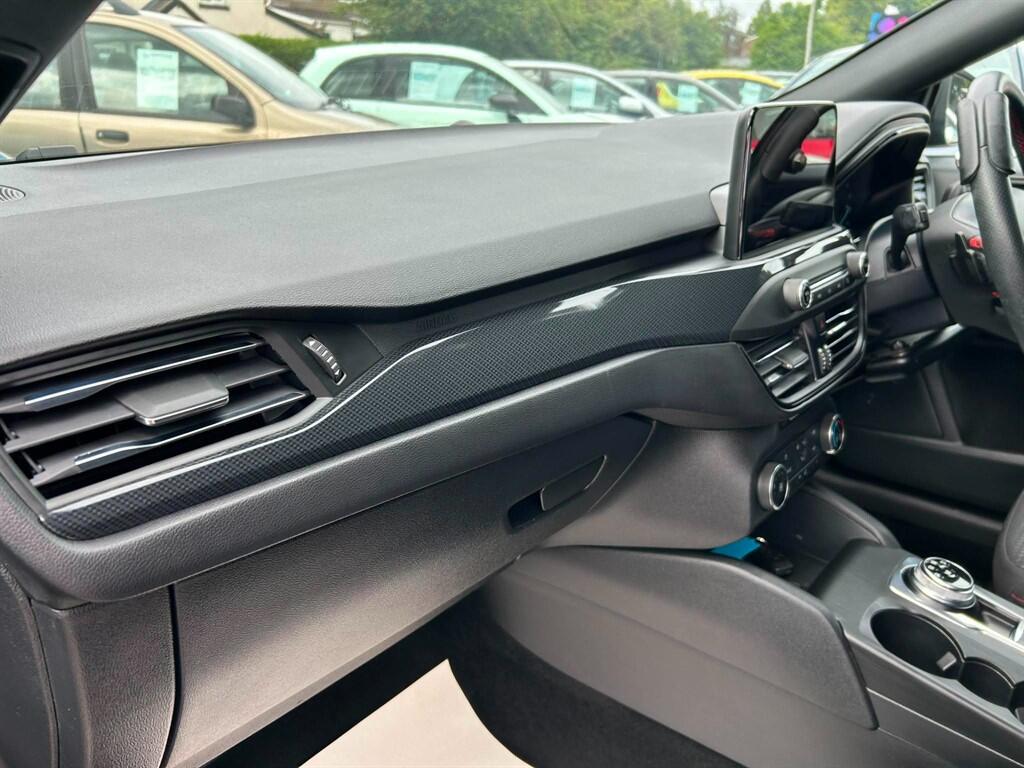 Ford Focus view 19