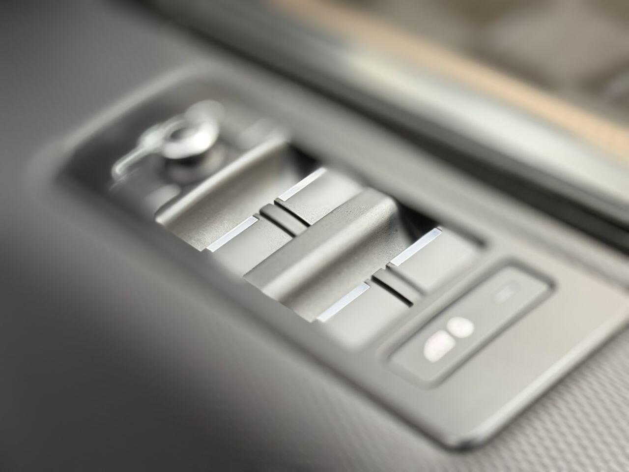 Land Rover Discovery 3 view 37