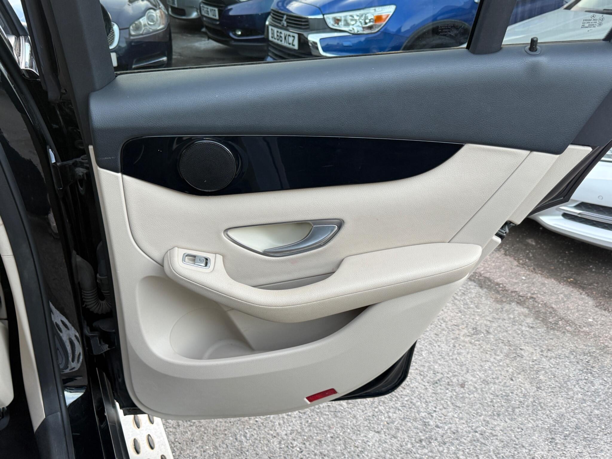 Mercedes-Benz GLC - Image 39