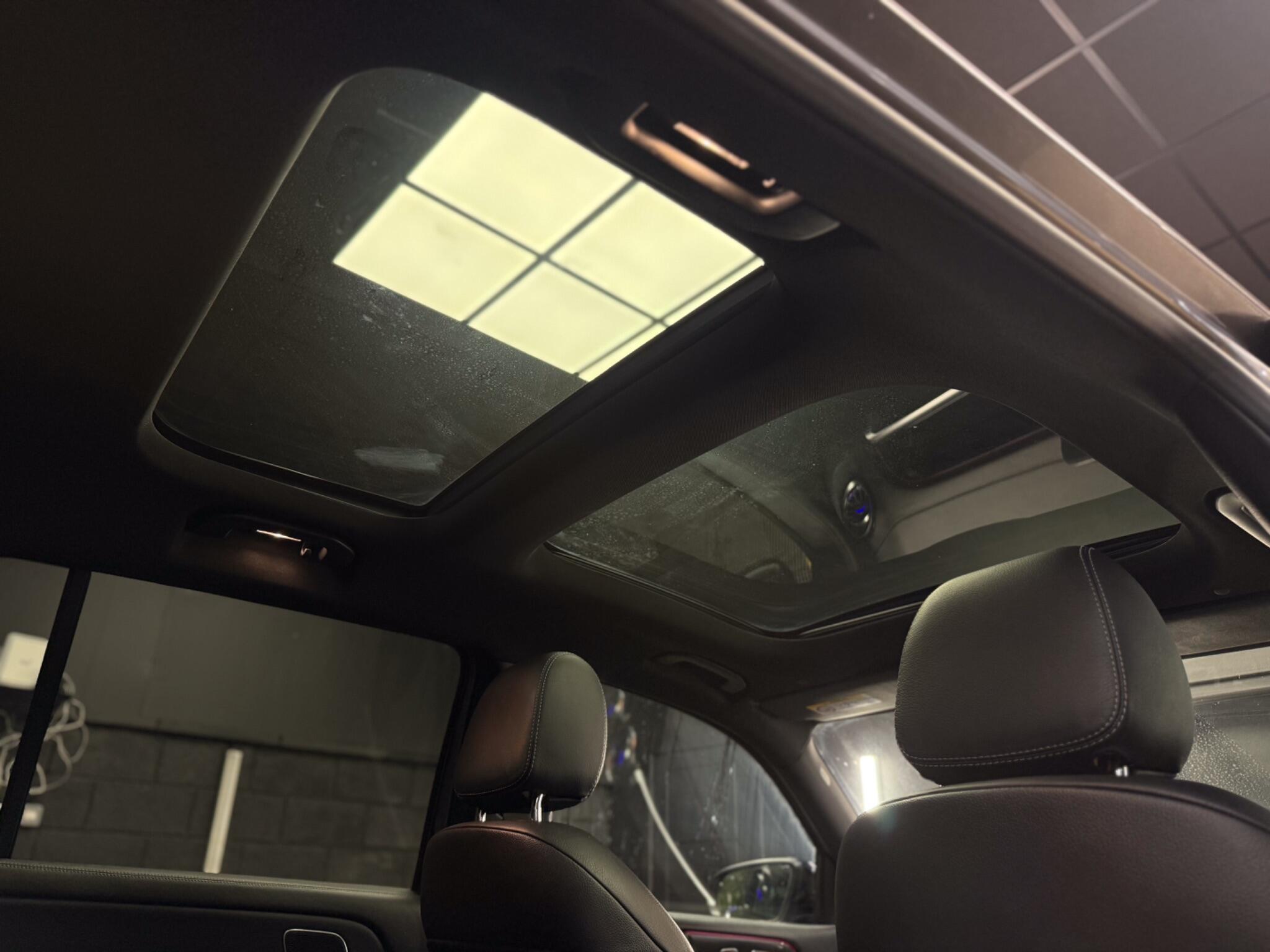 Mercedes-Benz GLB view 43