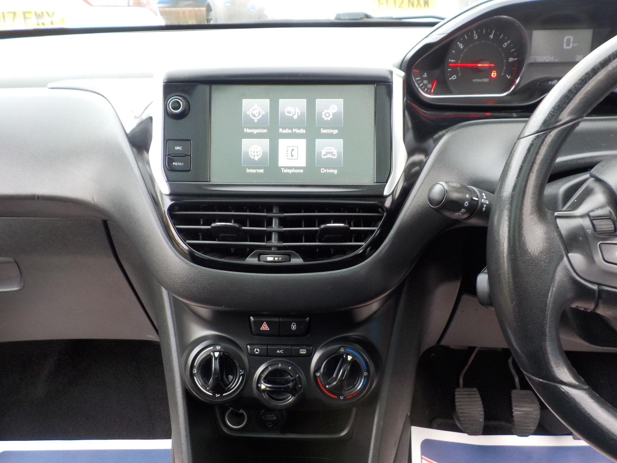 Peugeot 208 1.2 VTi PureTech Style Euro 6 5dr