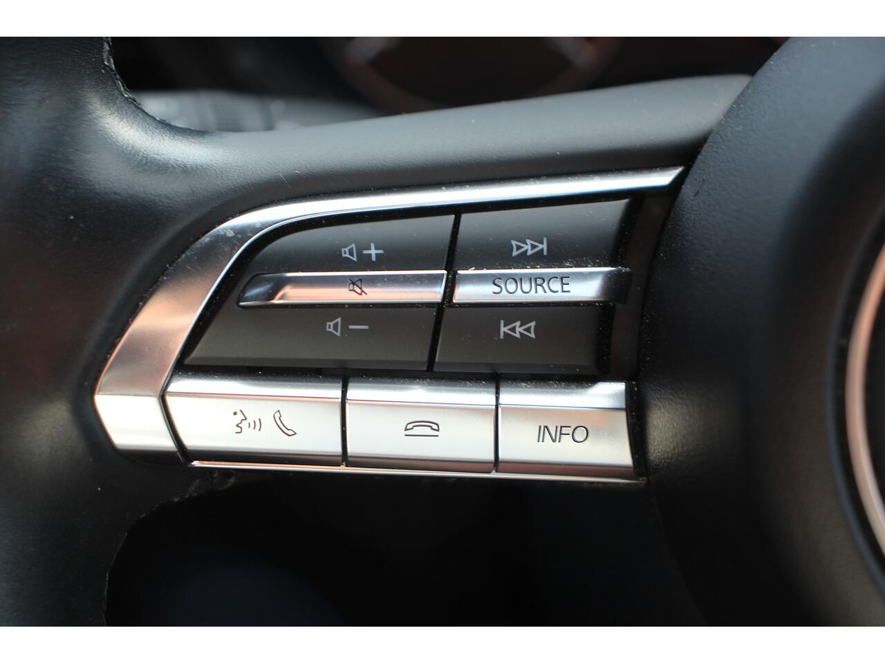 Mazda Mazda3 view 28