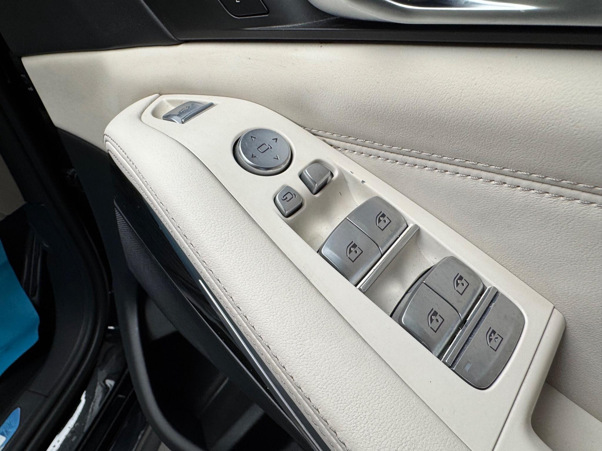 BMW X7 view 19