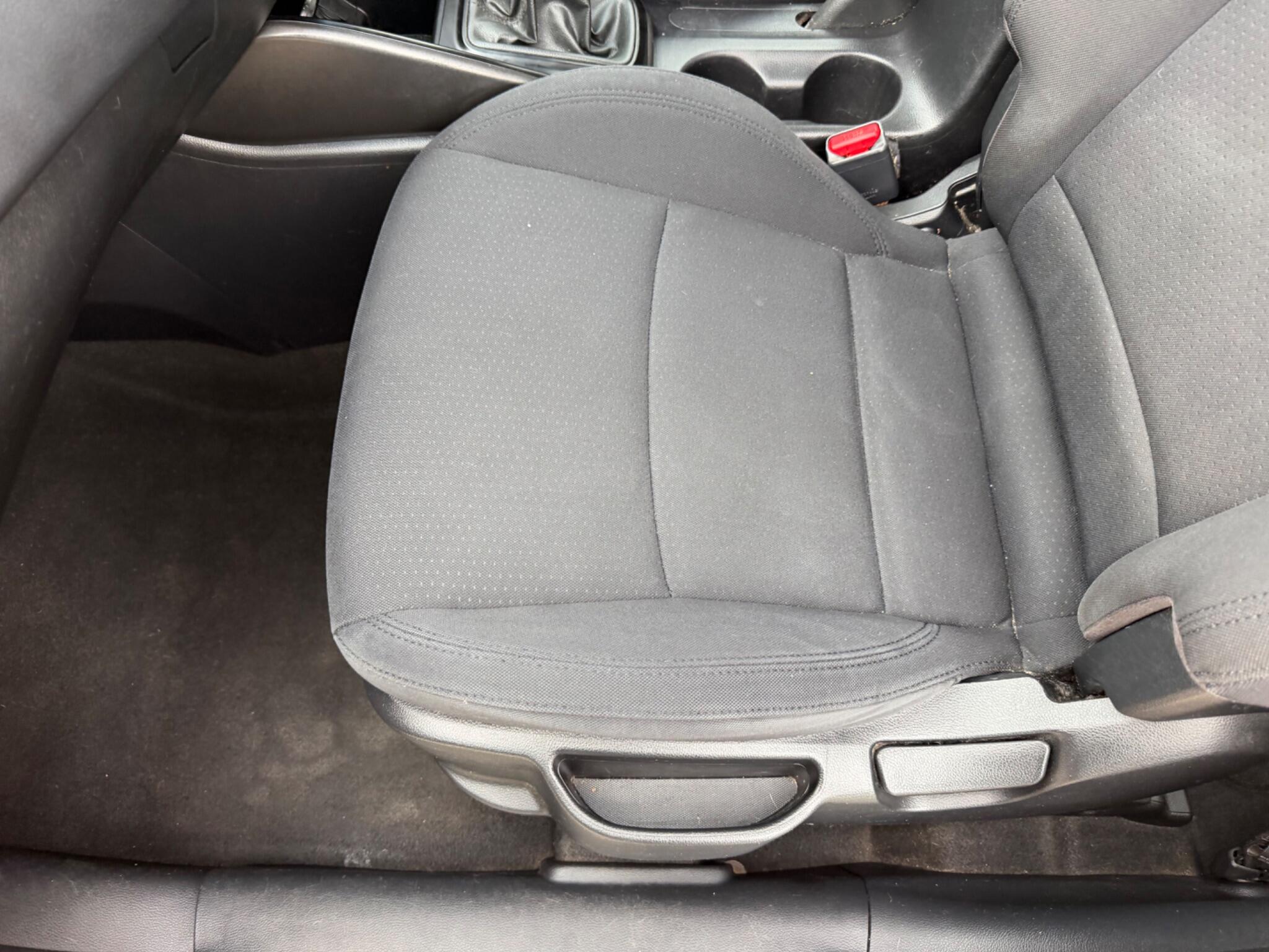 Kia Carens view 16