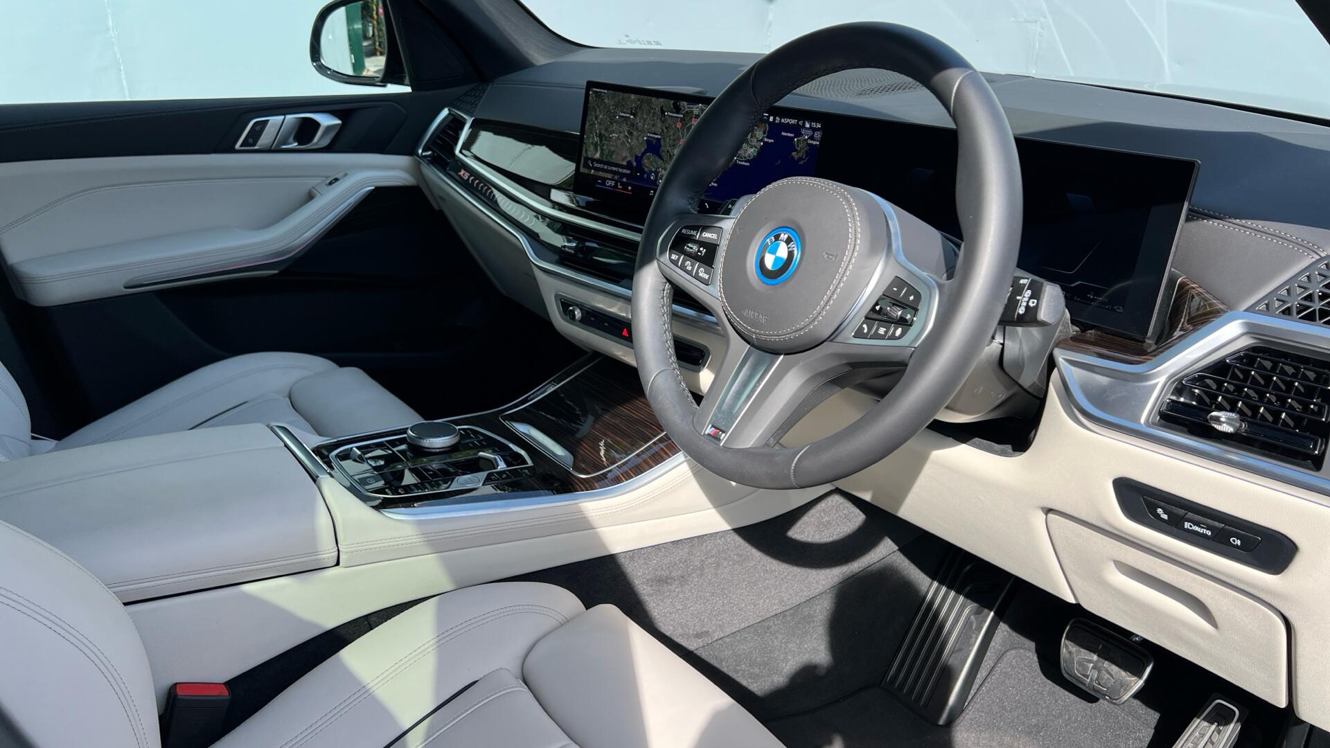BMW X5 view 6