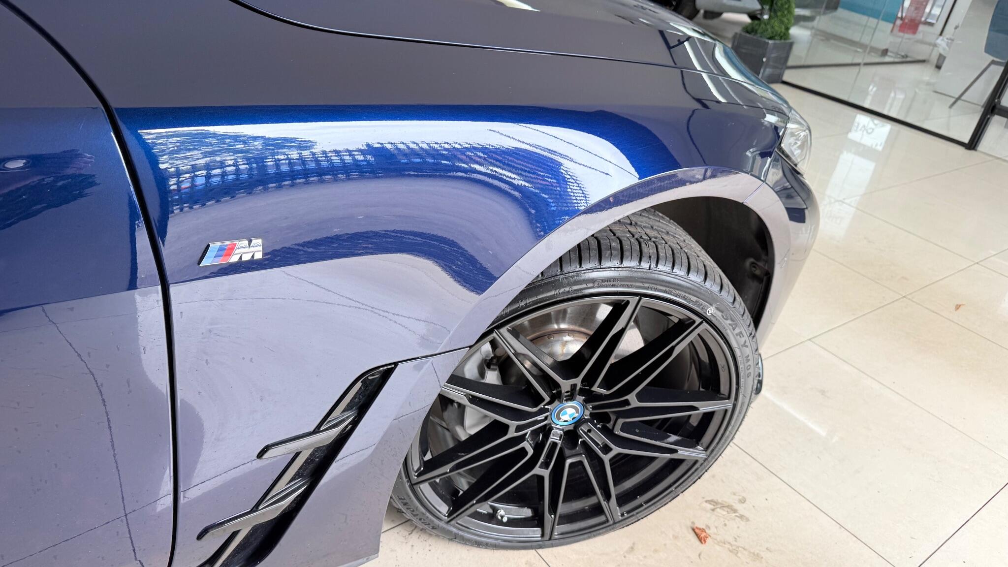 BMW I4 view 22