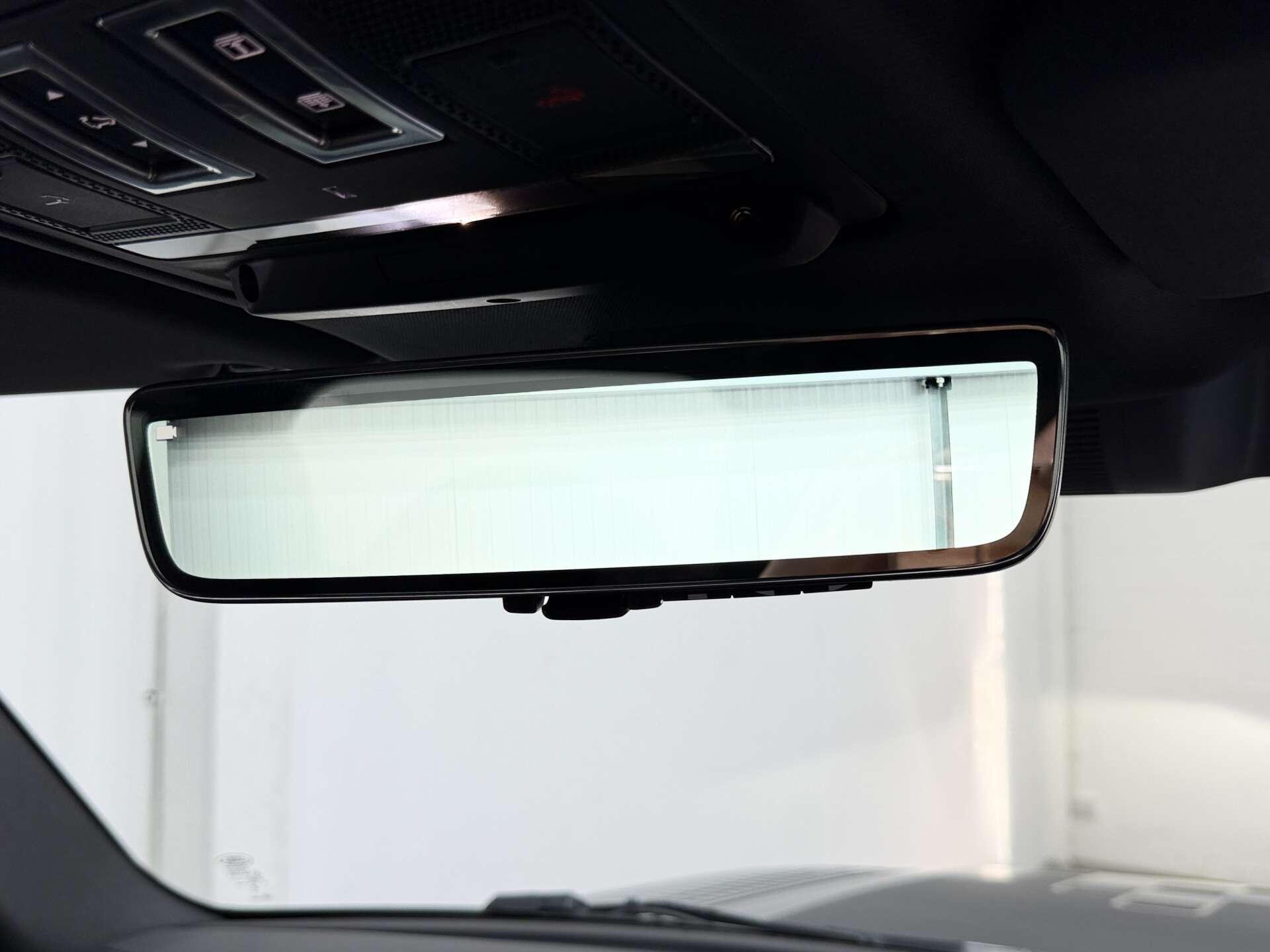 Land Rover Defender view 45