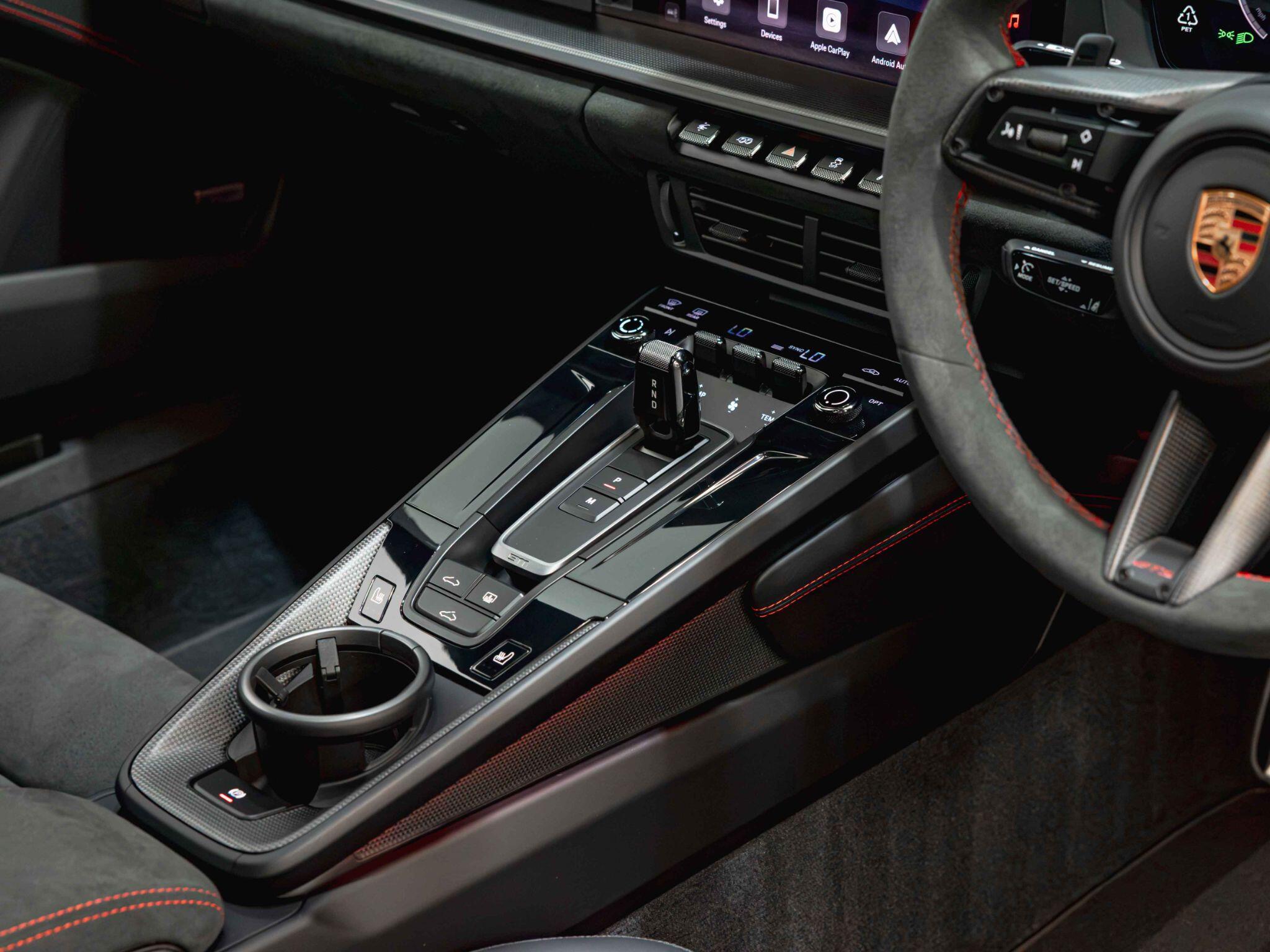 Porsche 911 view 25