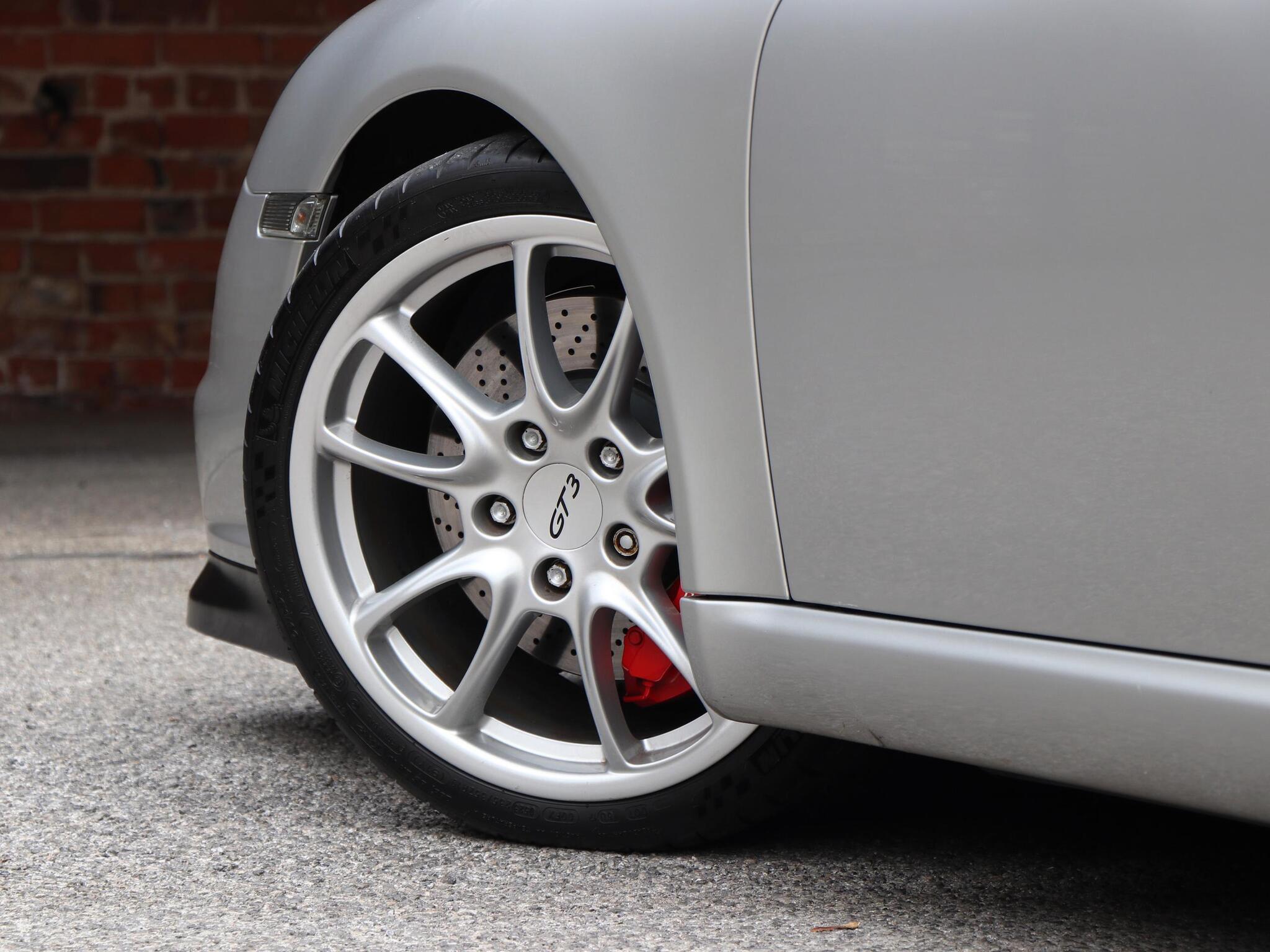 Porsche 911 view 9