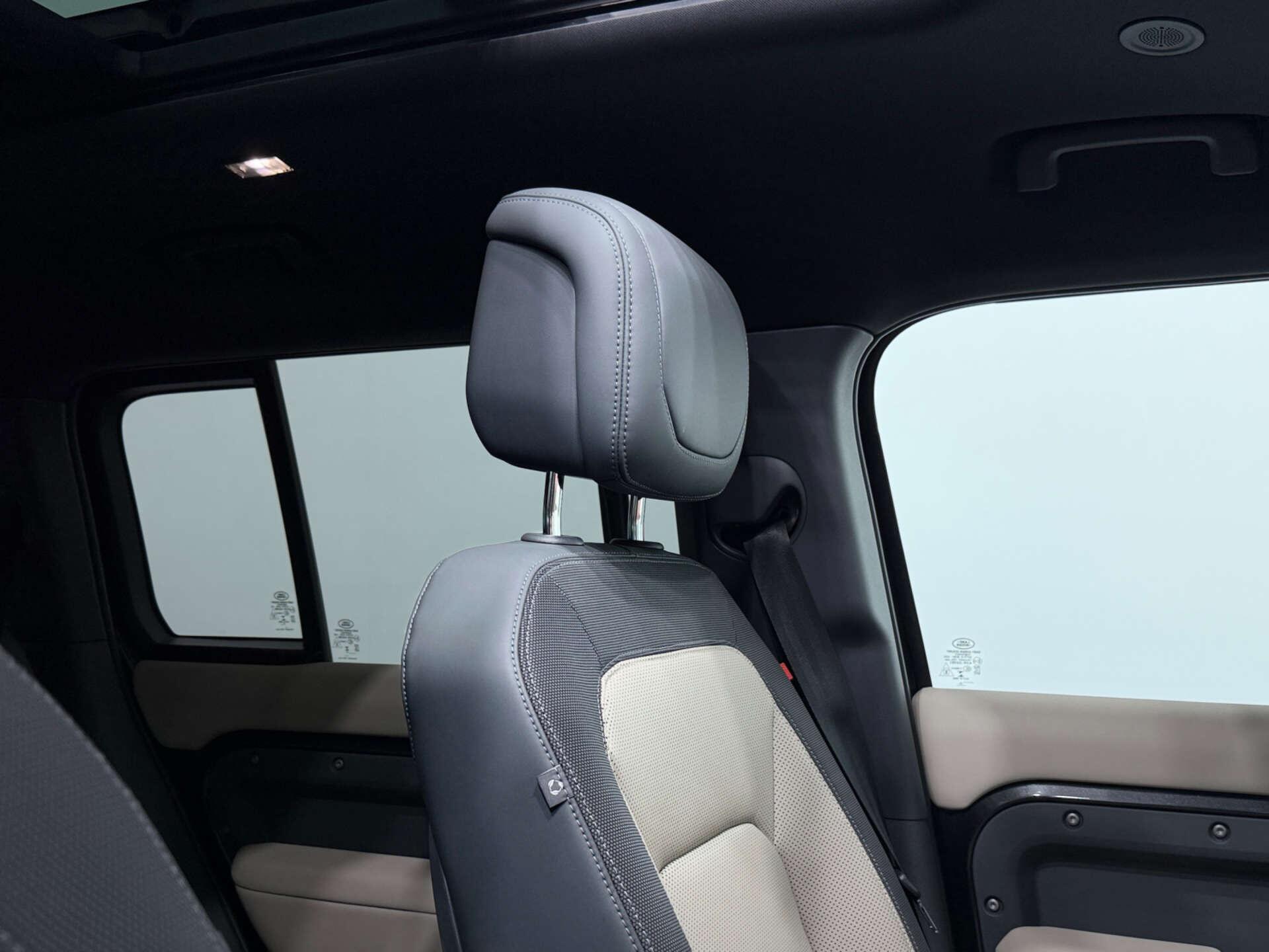 Land Rover Defender view 44