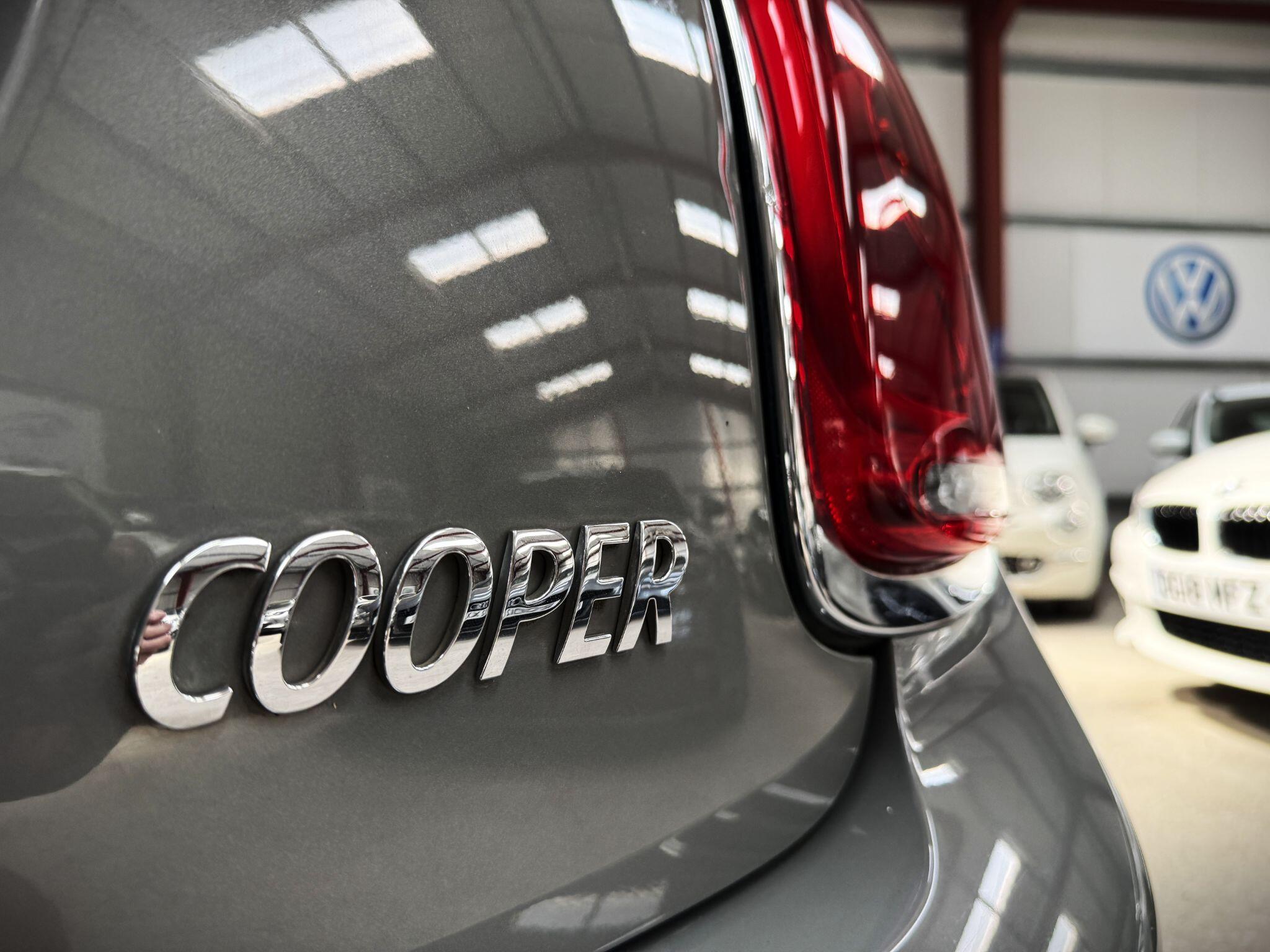 Mini Cooper view 12