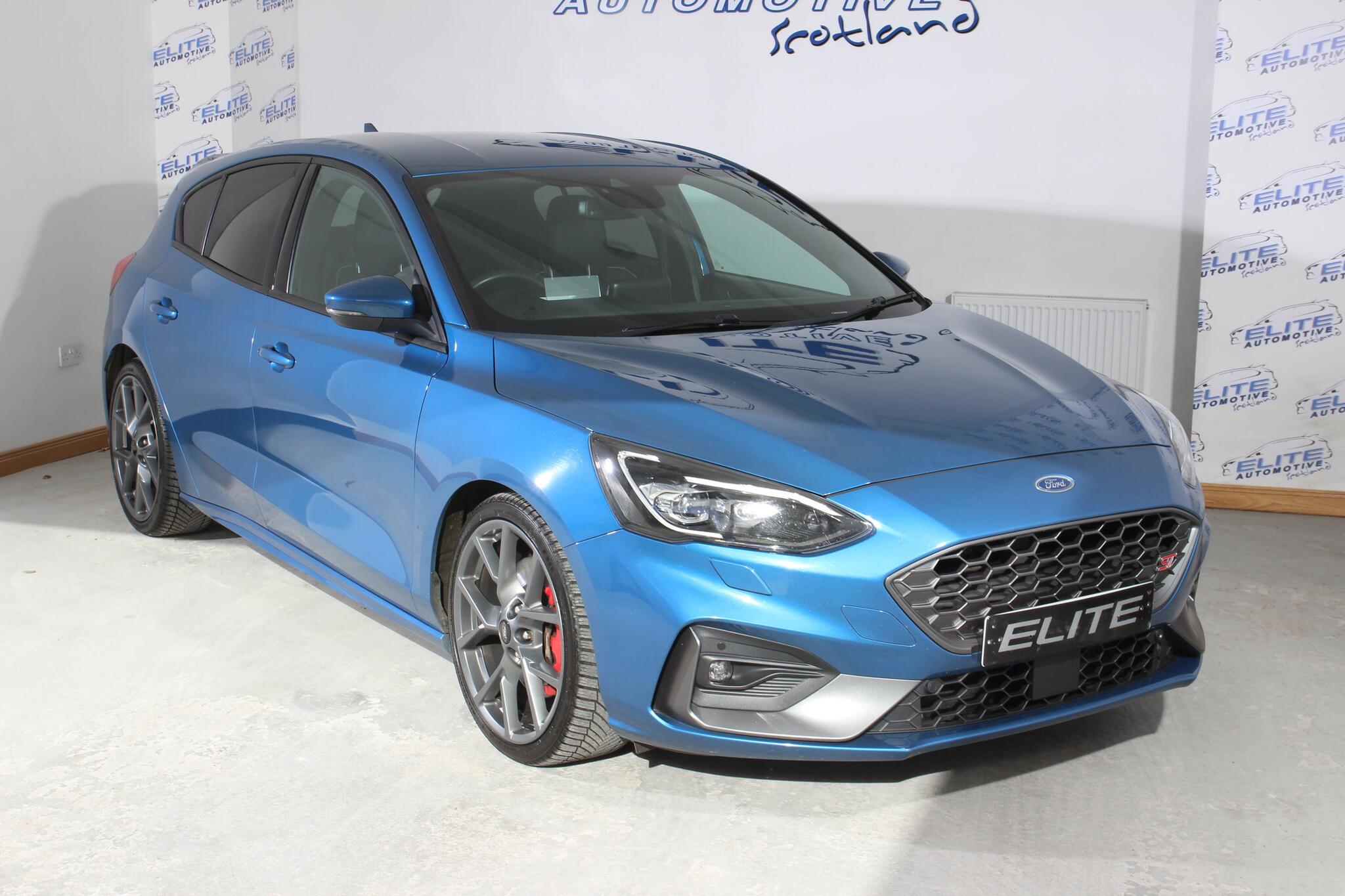 Ford Focus view 3