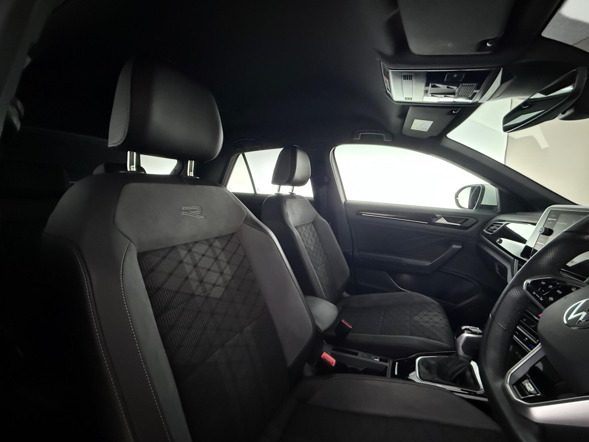 Volkswagen T-Roc view 8